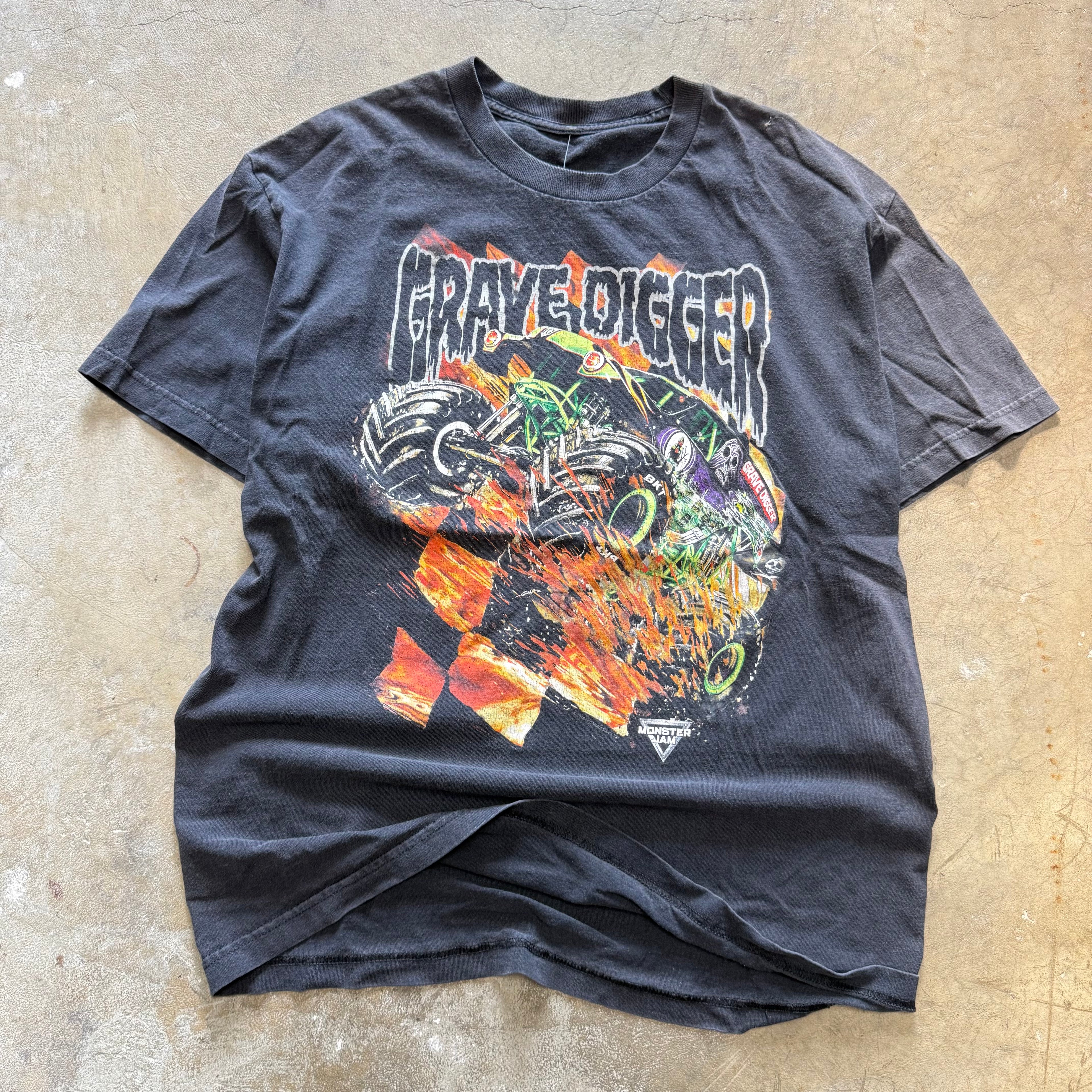 size large - Vintage ' Grave Digger Monster Truck ' tee