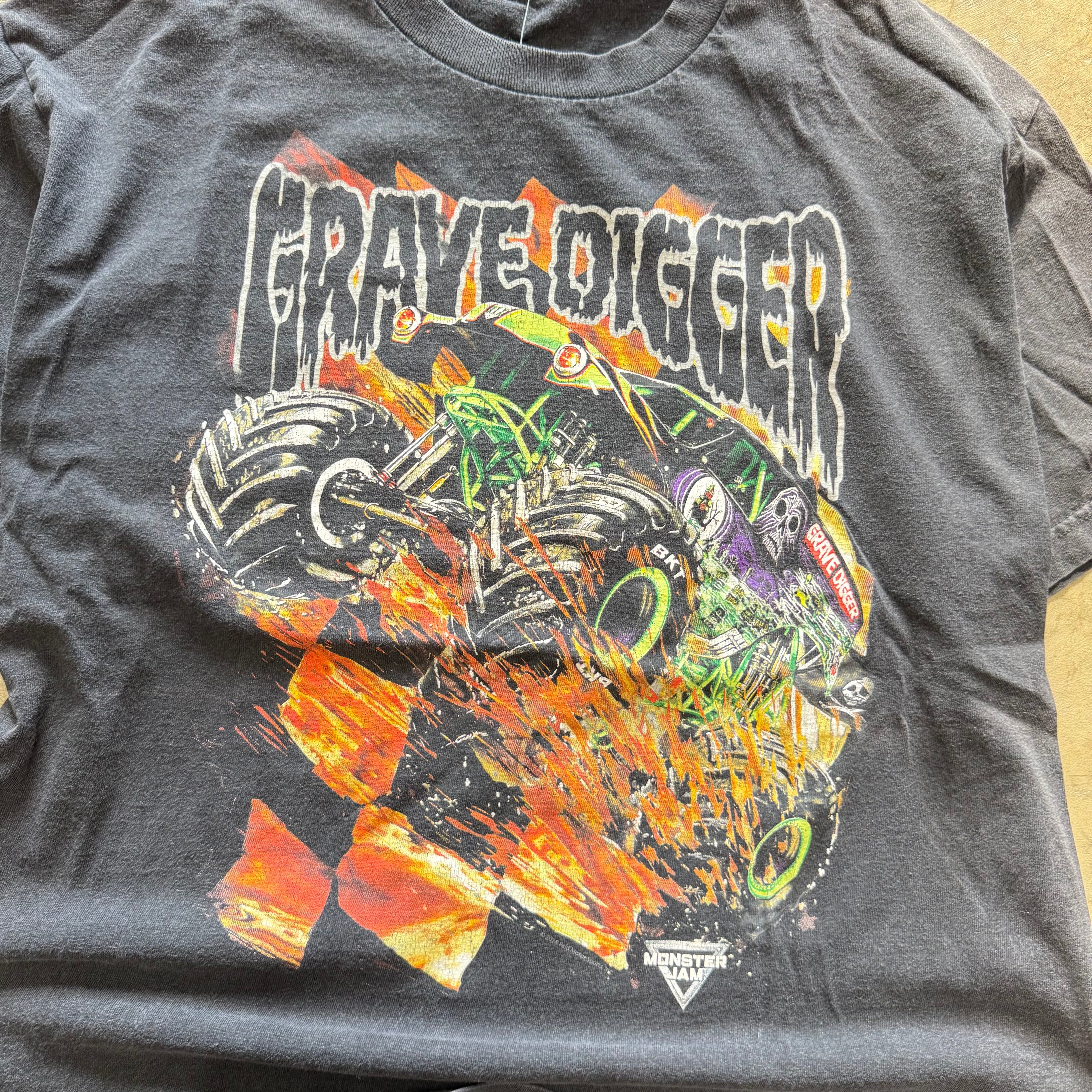 size large - Vintage ' Grave Digger Monster Truck ' tee