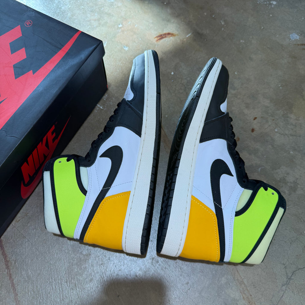 size 12.5 - Jordan 1 High Retro ' White Black Volt University Gold '