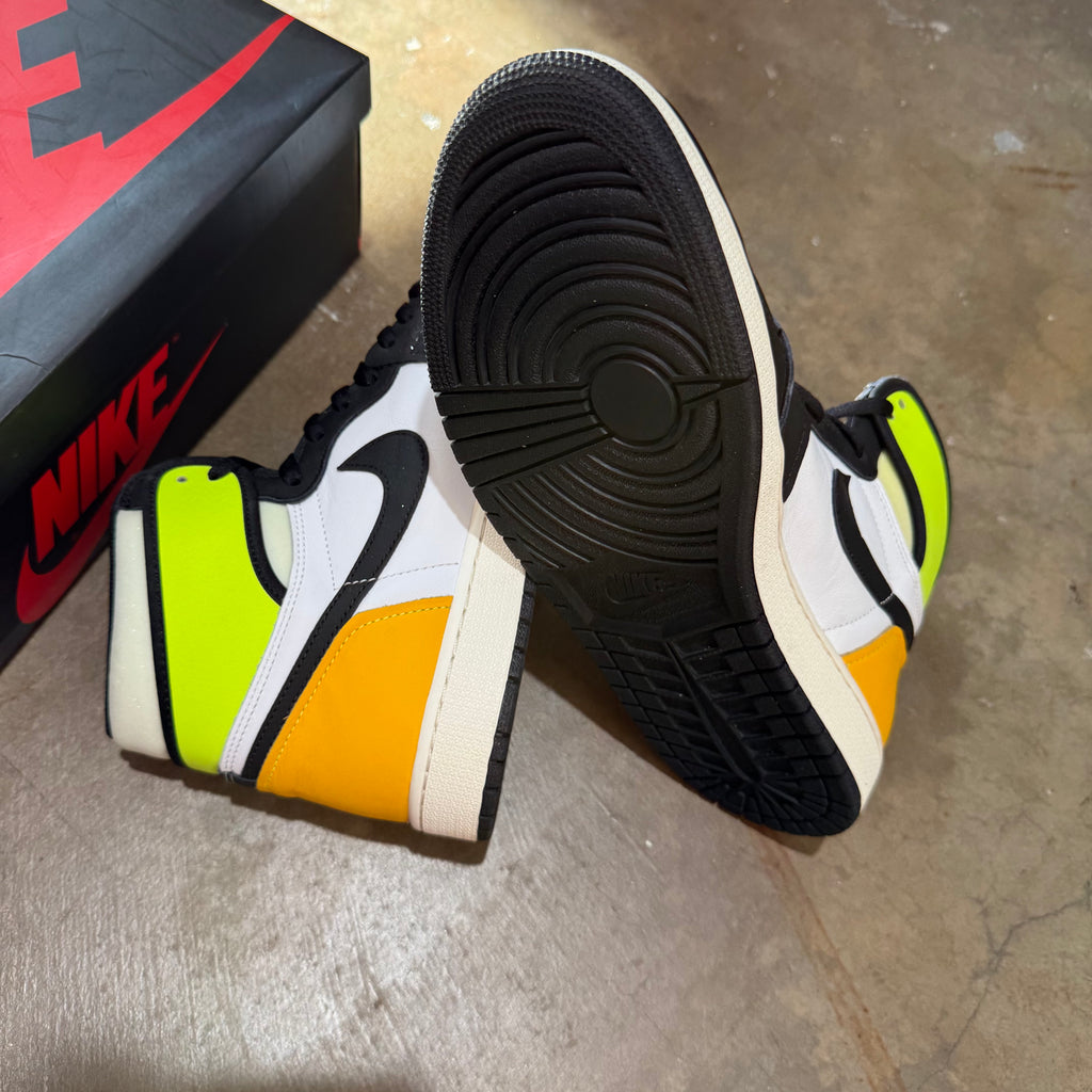 size 12.5 - Jordan 1 High Retro ' White Black Volt University Gold '