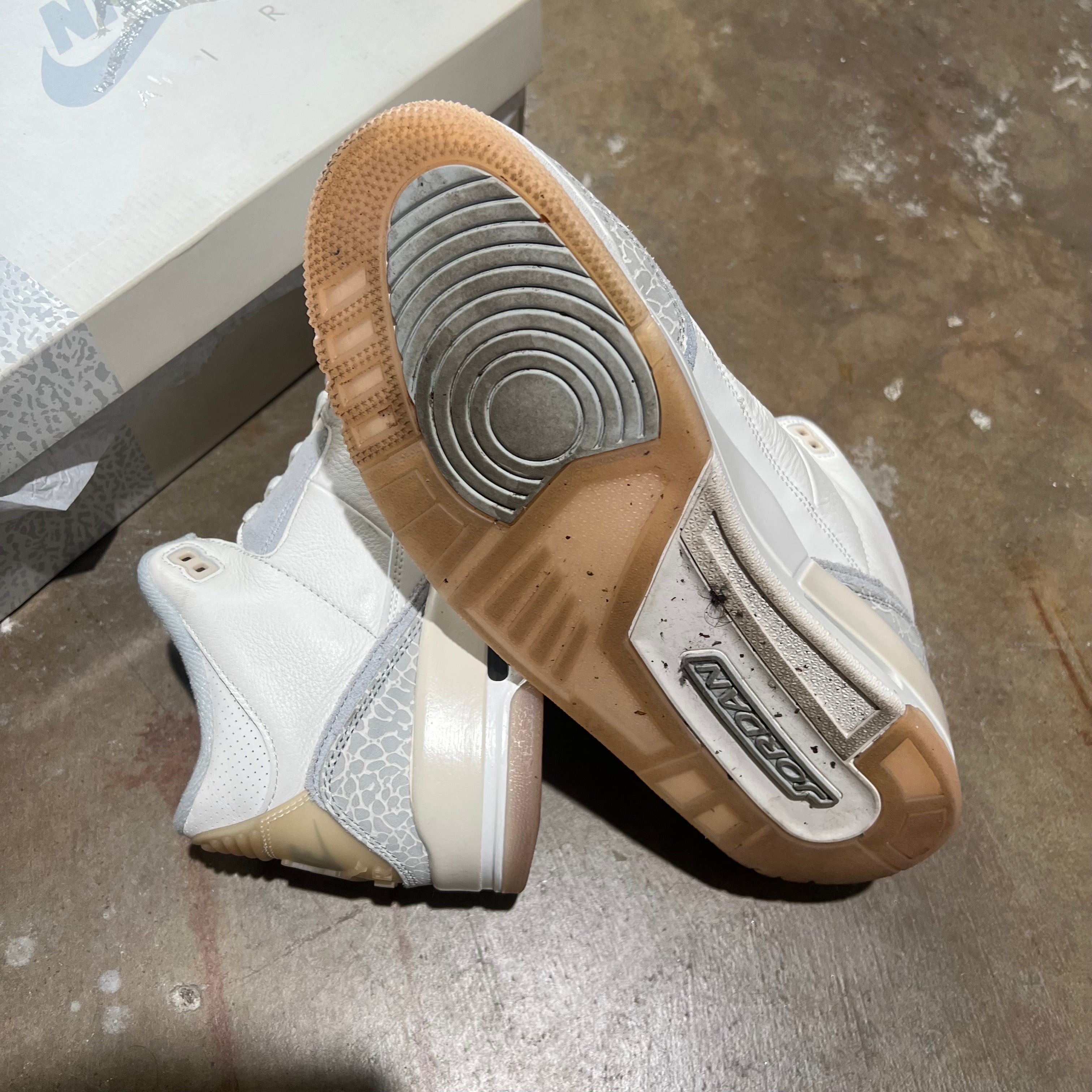 size 11 - Jordan 3 Retro ' Craft Ivory '