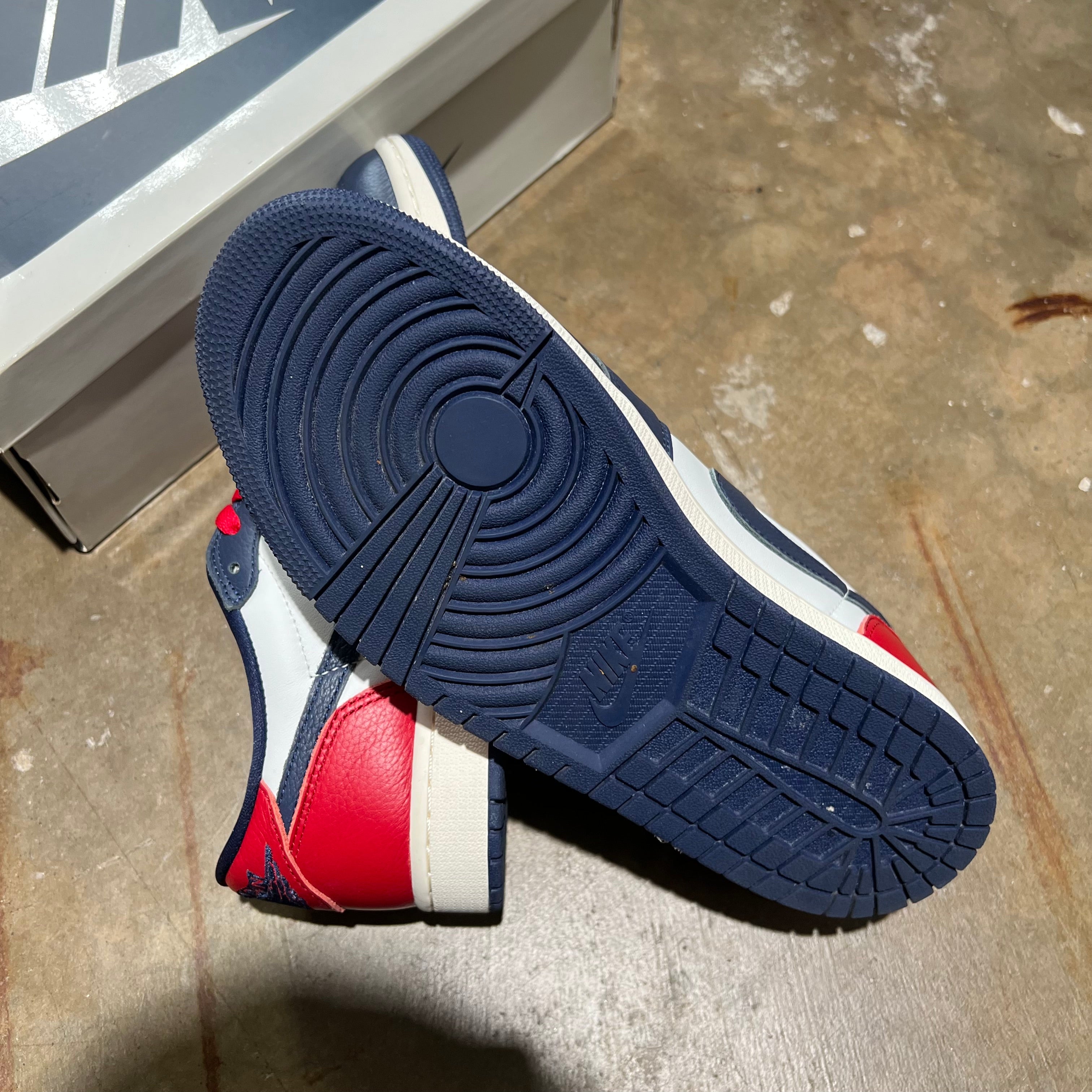 size 9.5 - Jordan 1 Low Retro ' Howard University '