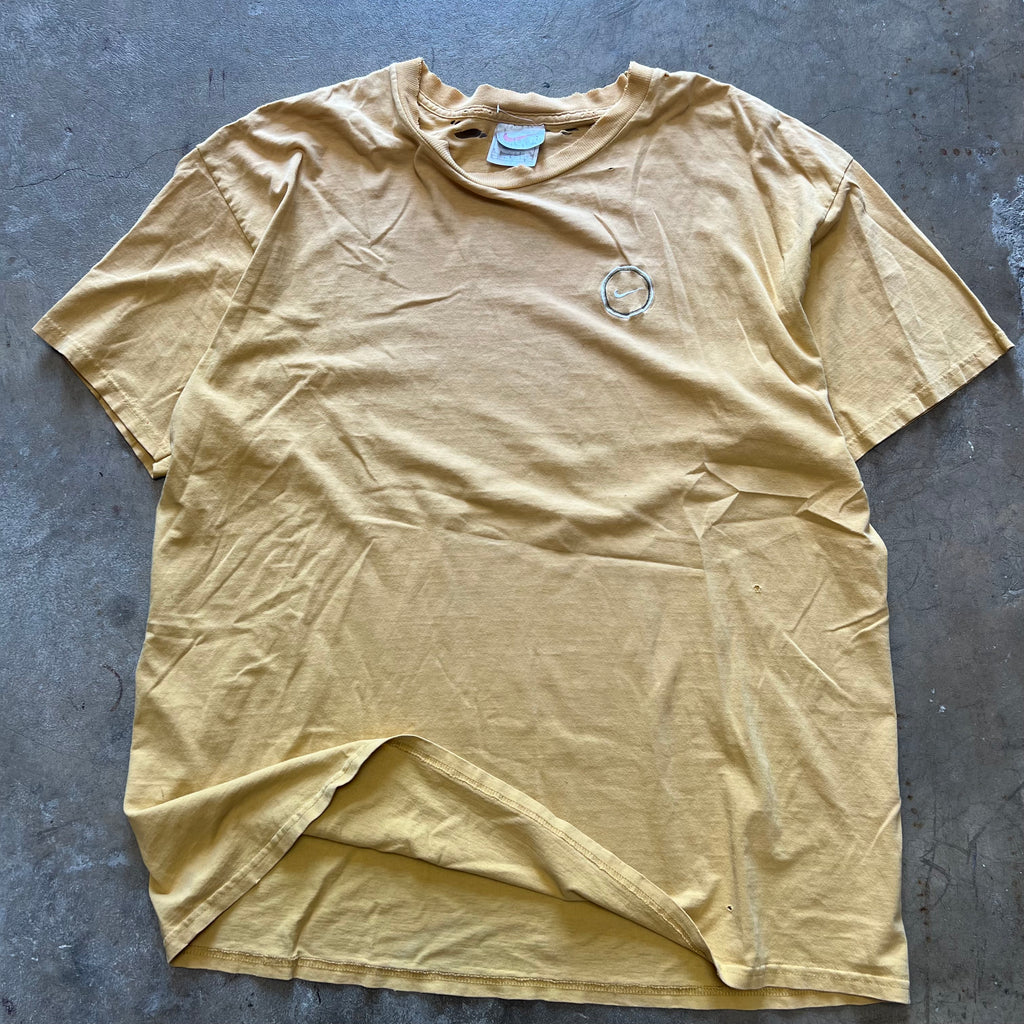 size xl - Vintage ' Thrashed nike yellow ' tee