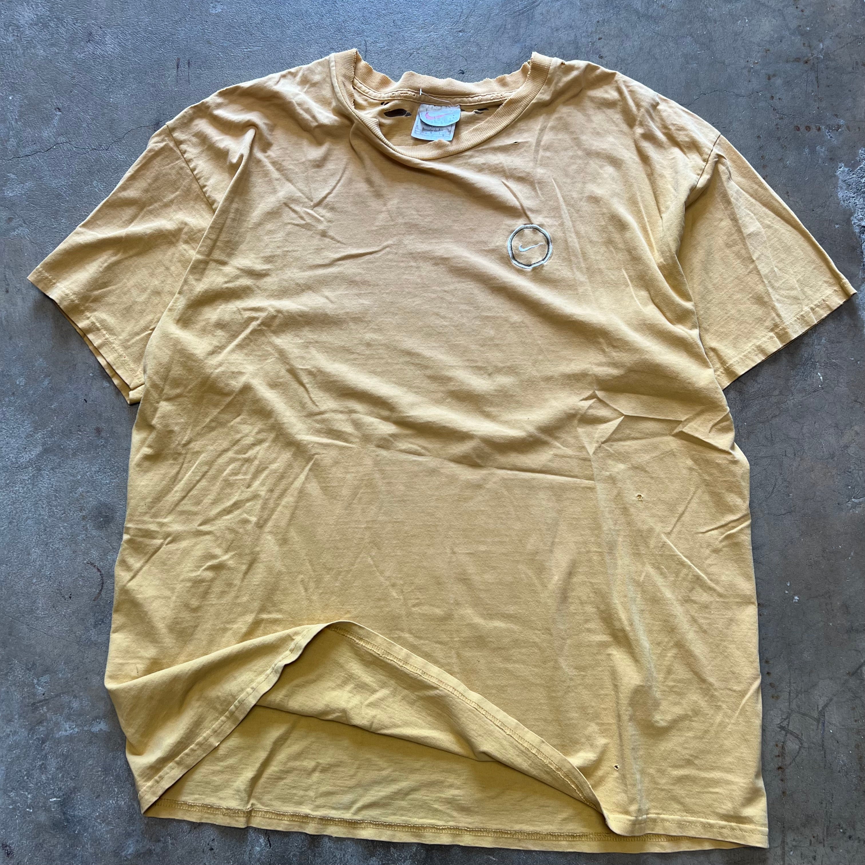 size xl - Vintage ' Thrashed nike yellow ' tee