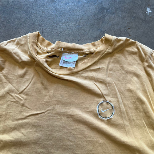 size xl - Vintage ' Thrashed nike yellow ' tee
