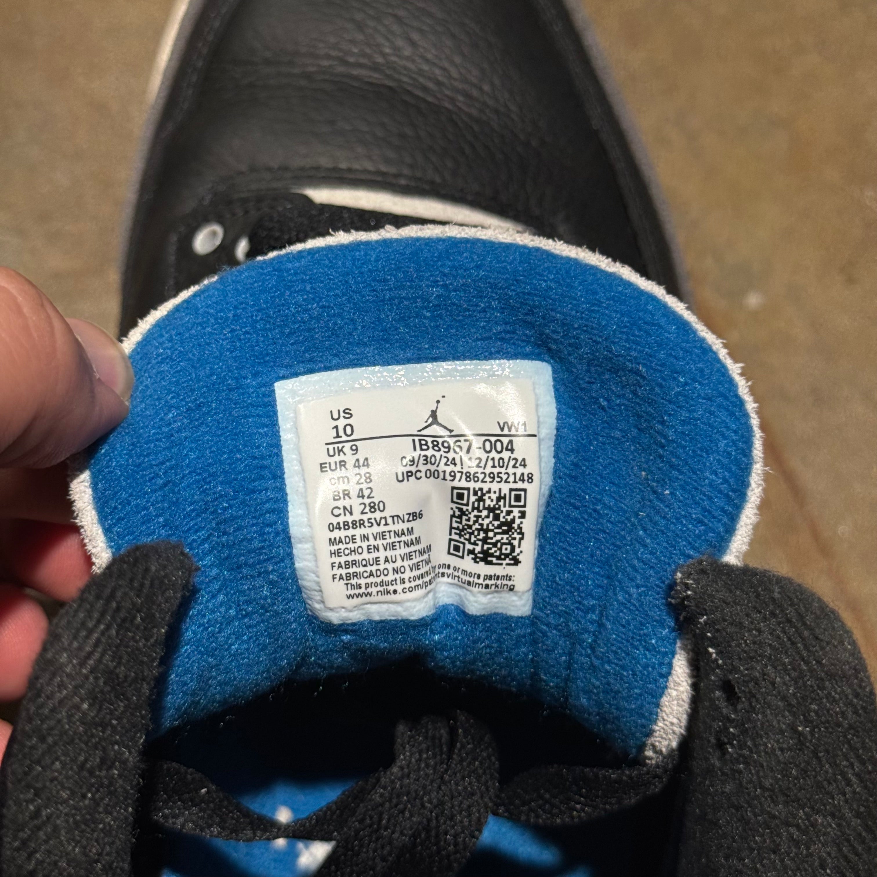 size 10 - Jordan 3 Retro ' Rare Air '