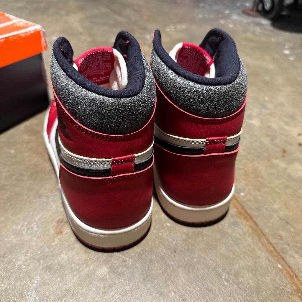 size 10.5 - Jordan 1 High retro ' Lost and Found Chicago '