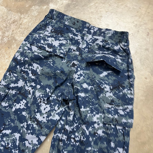 size 30x30 - Vintage Blue Digi Camo