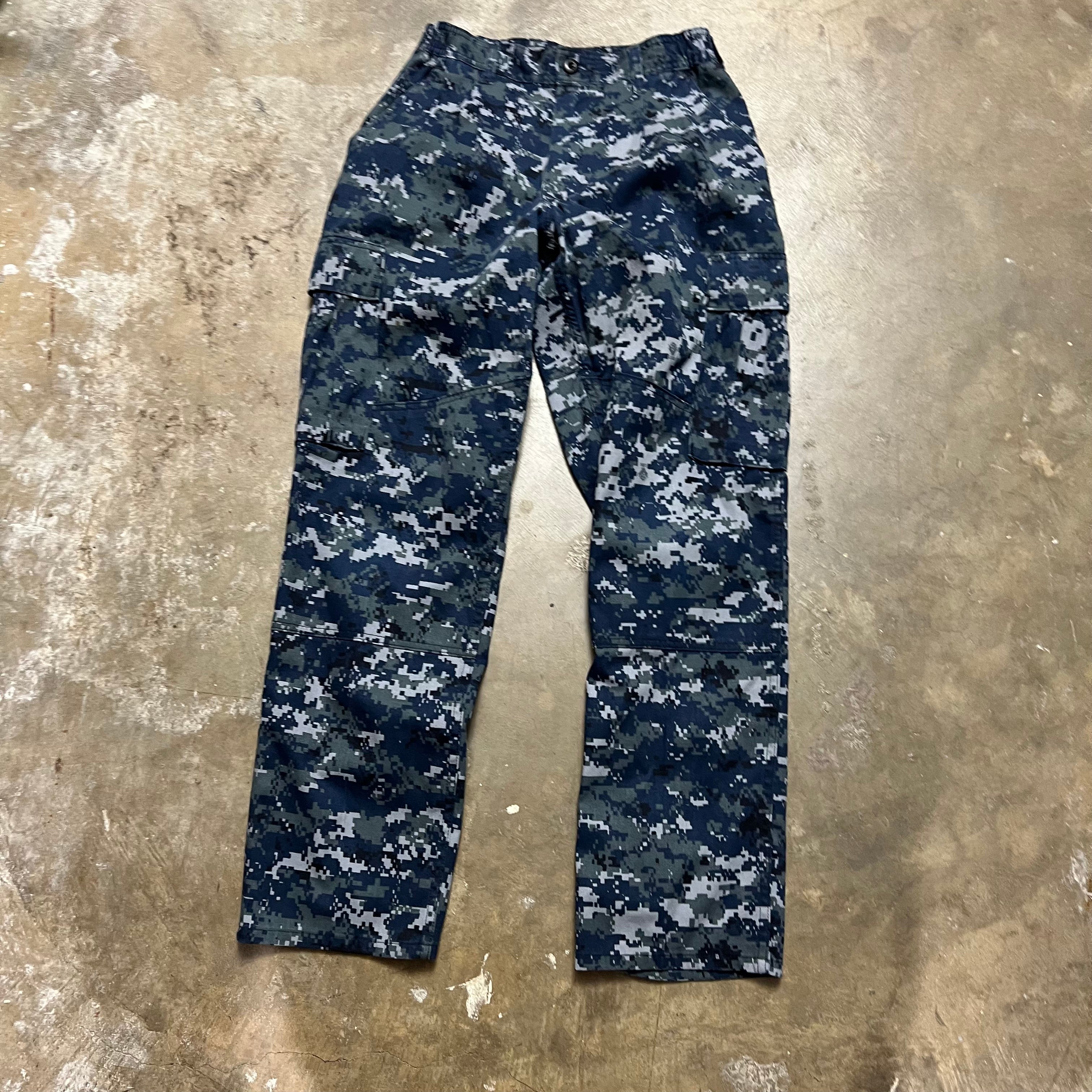size 30x30 - Vintage Blue Digi Camo