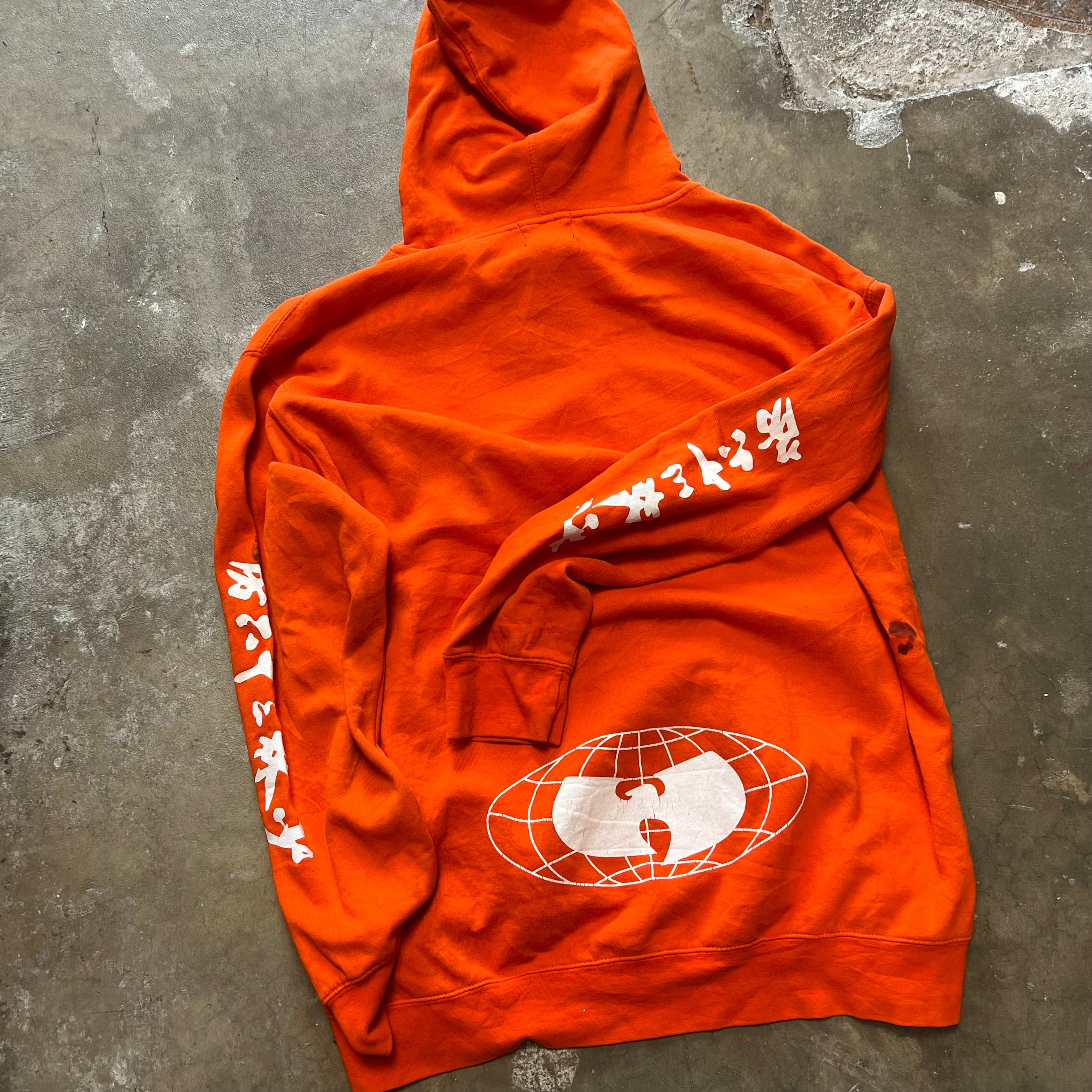 Size XL - Vintage Wu Wear The Shaolin vs. The Wu - Tang orange Hoodie