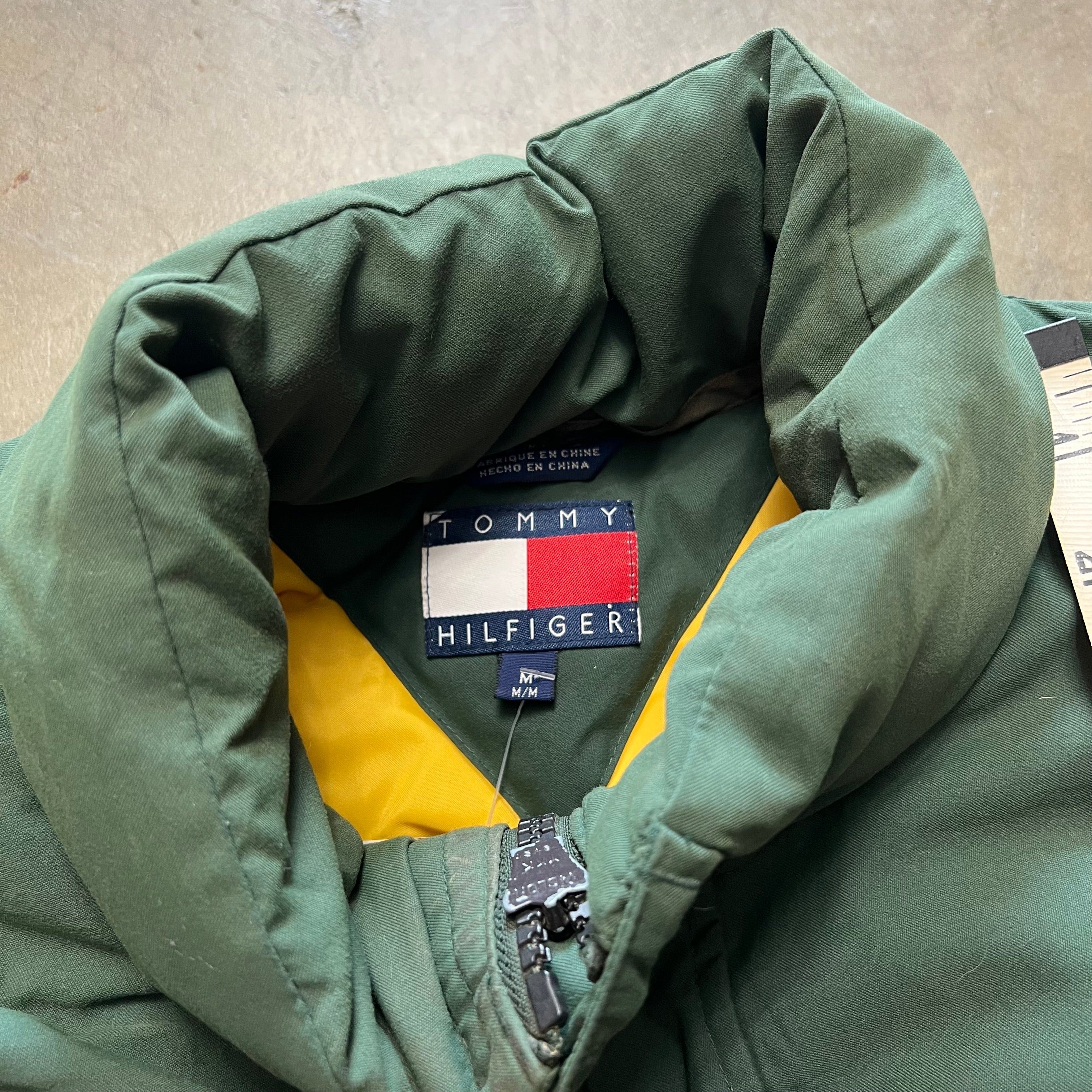size medium - Vintage Tommy Hilfiger Puffer Jacket
