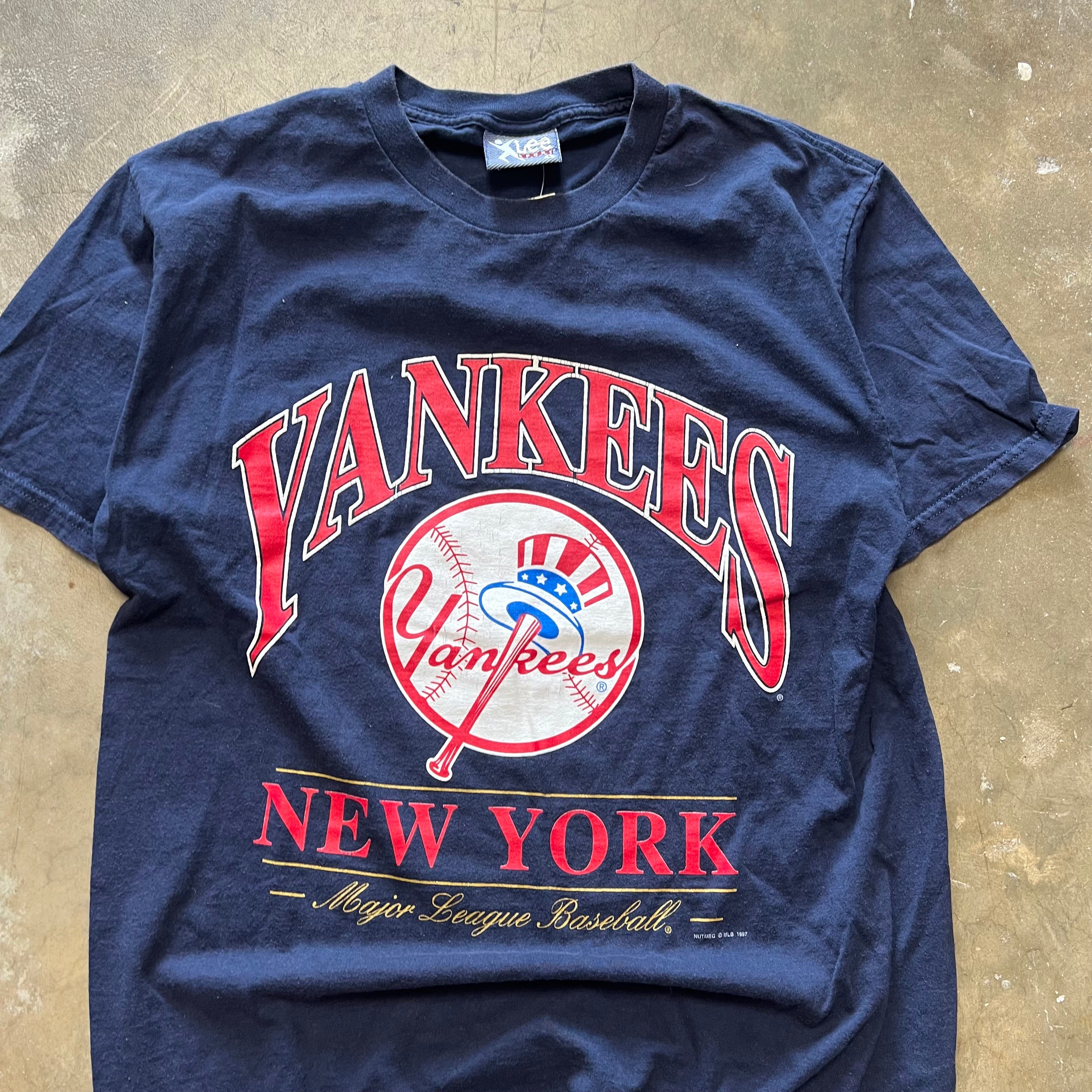 size large - Vintage 1997 New York Yankees Tee