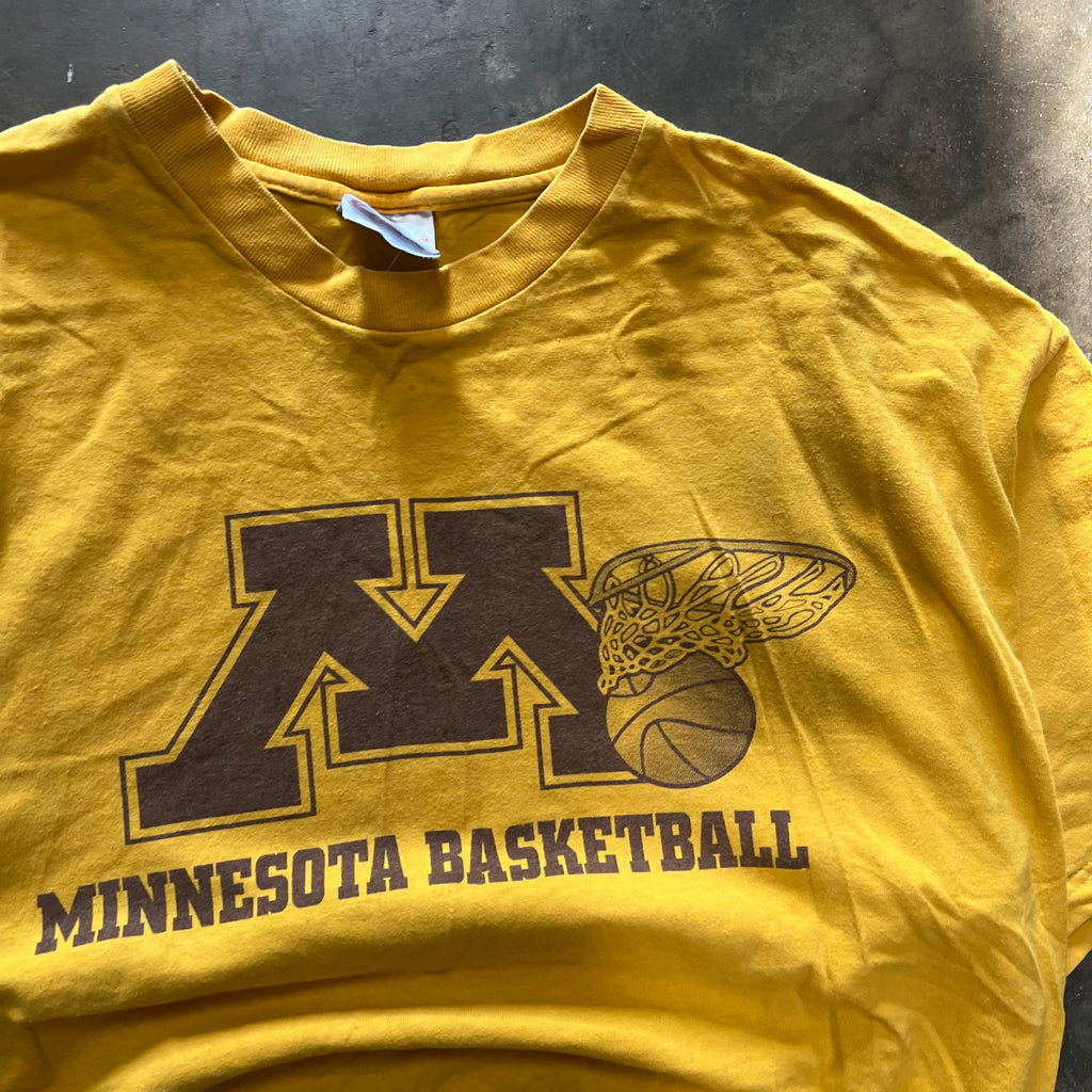 size xl - Vintage Minnesota Basketball tee