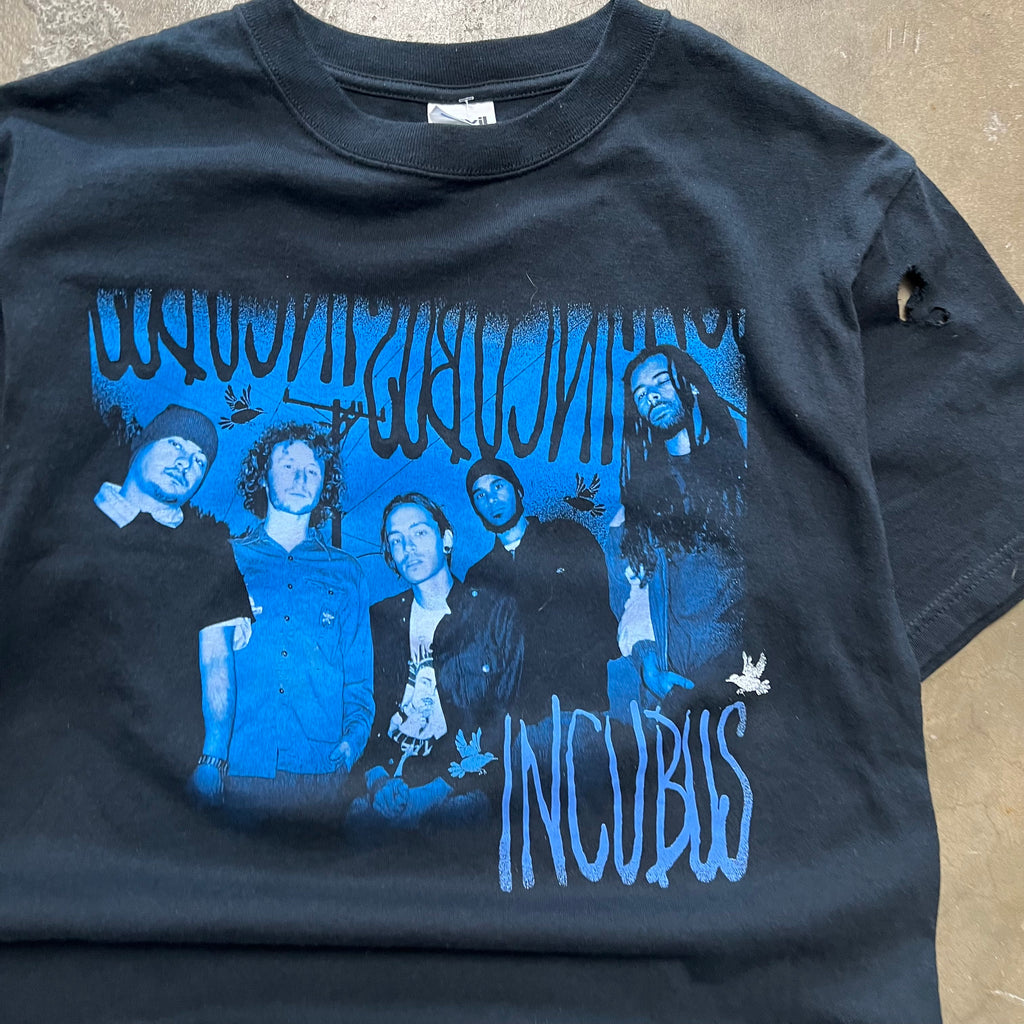 size medium - Vintage 2004 Incubus A crow left of the murder tour tee