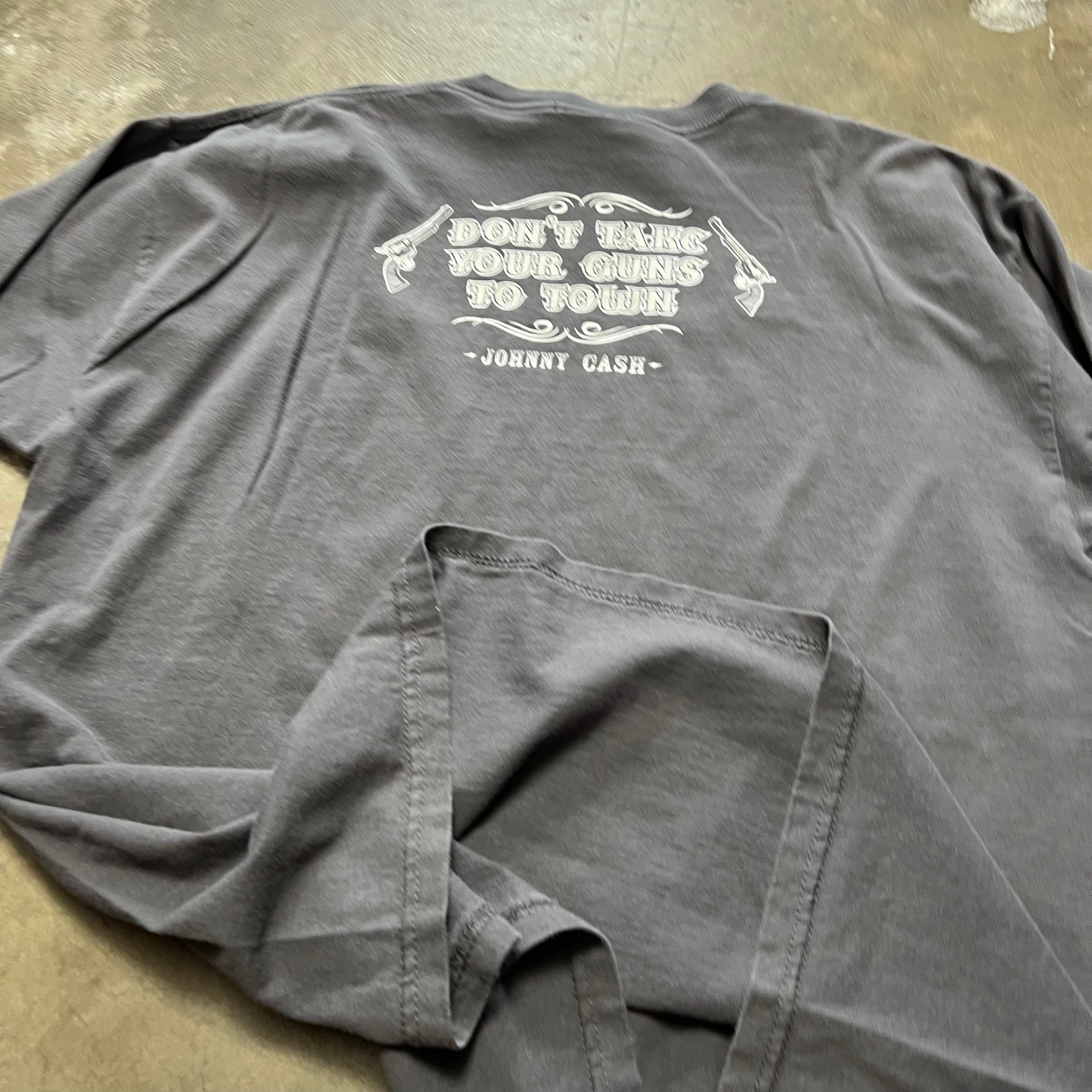 size xl - Vintage Johnny Cash Dont Take your Guns To Town tee