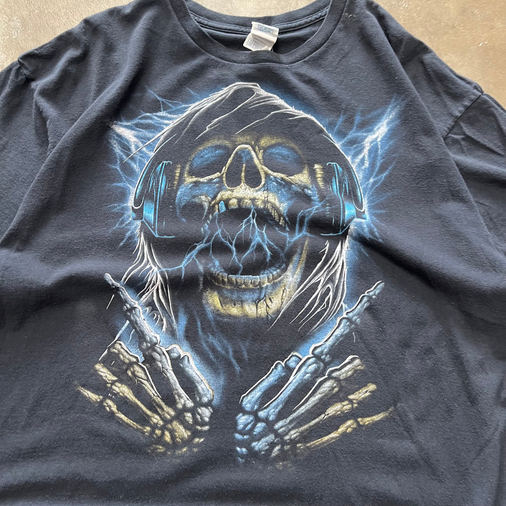 size xl - Vintage Skull Middle finger tee