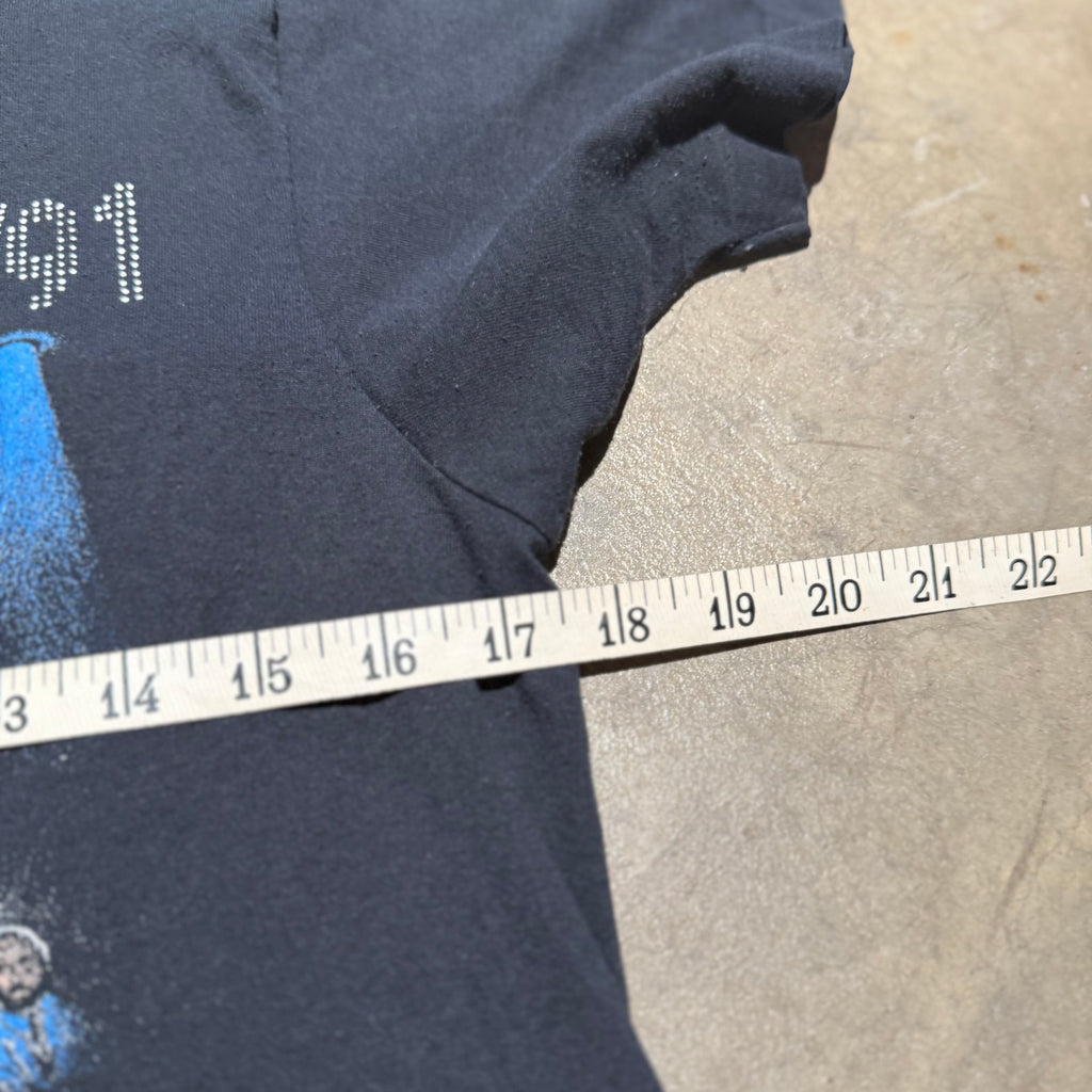 size small - Vintage ' 1991 Johnny cash The man in Black '