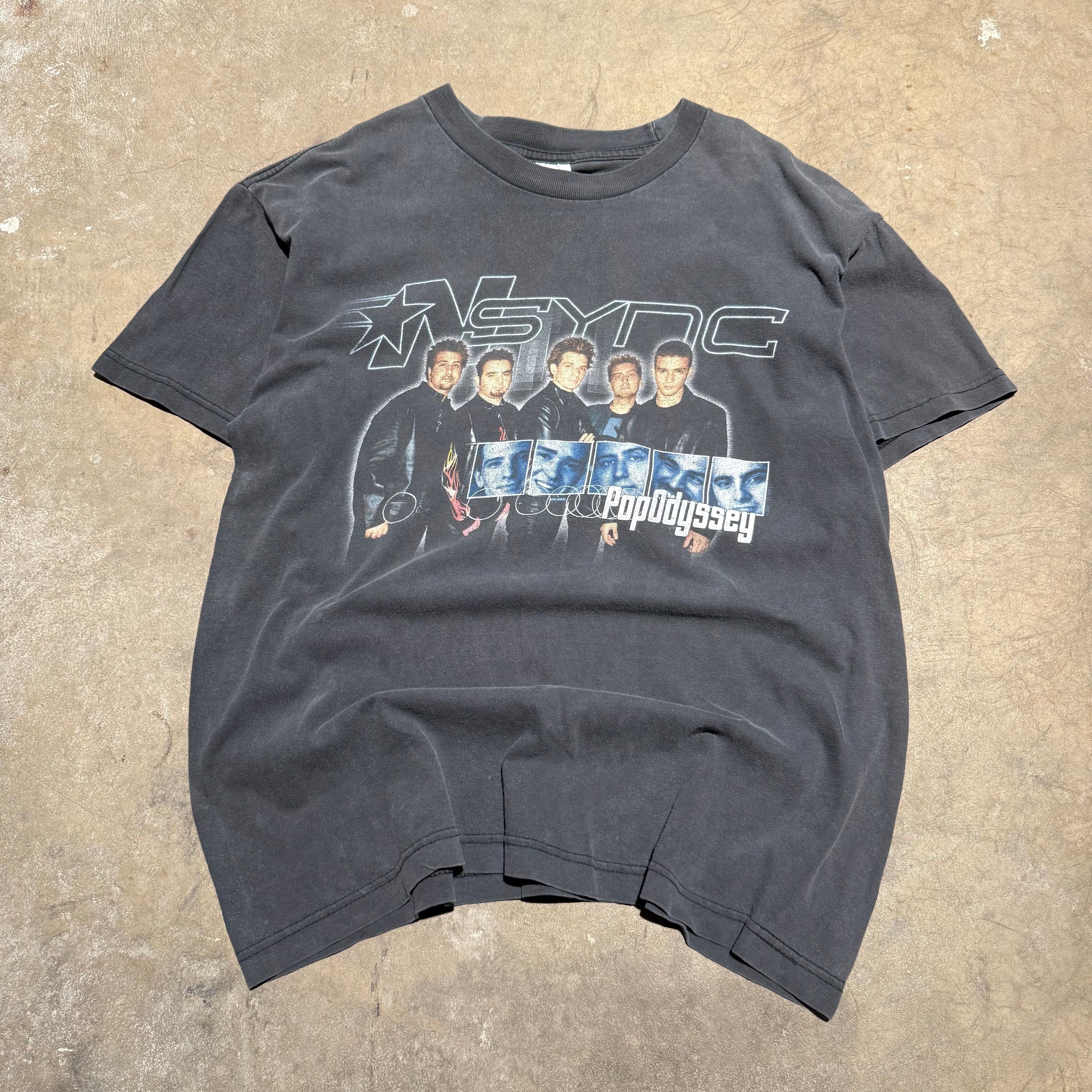 size medium - Vintage ' Nsync Pop Odyssey ' Band Tee