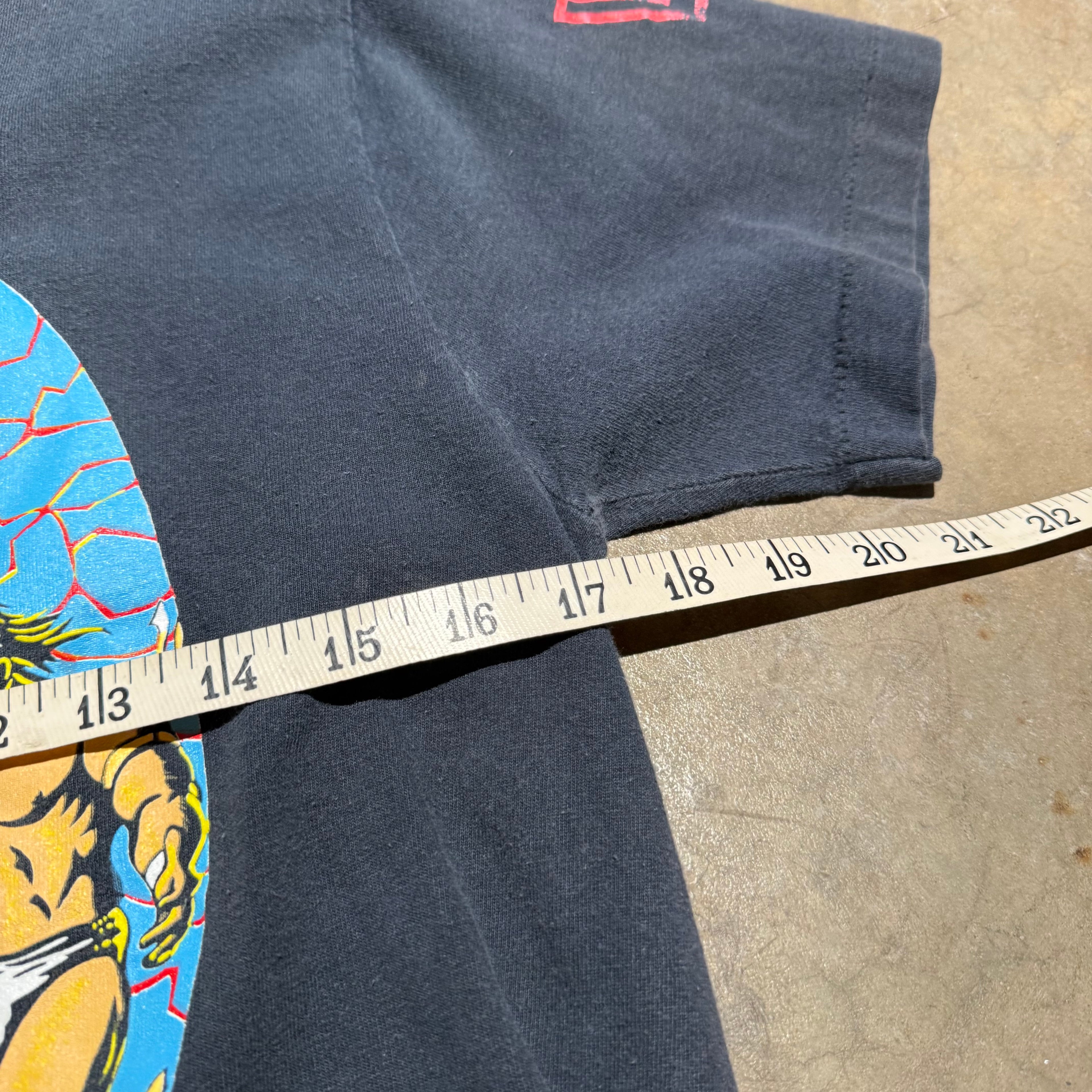 size medium - Vintage ' 1989 Ultimate Warrior ' tee