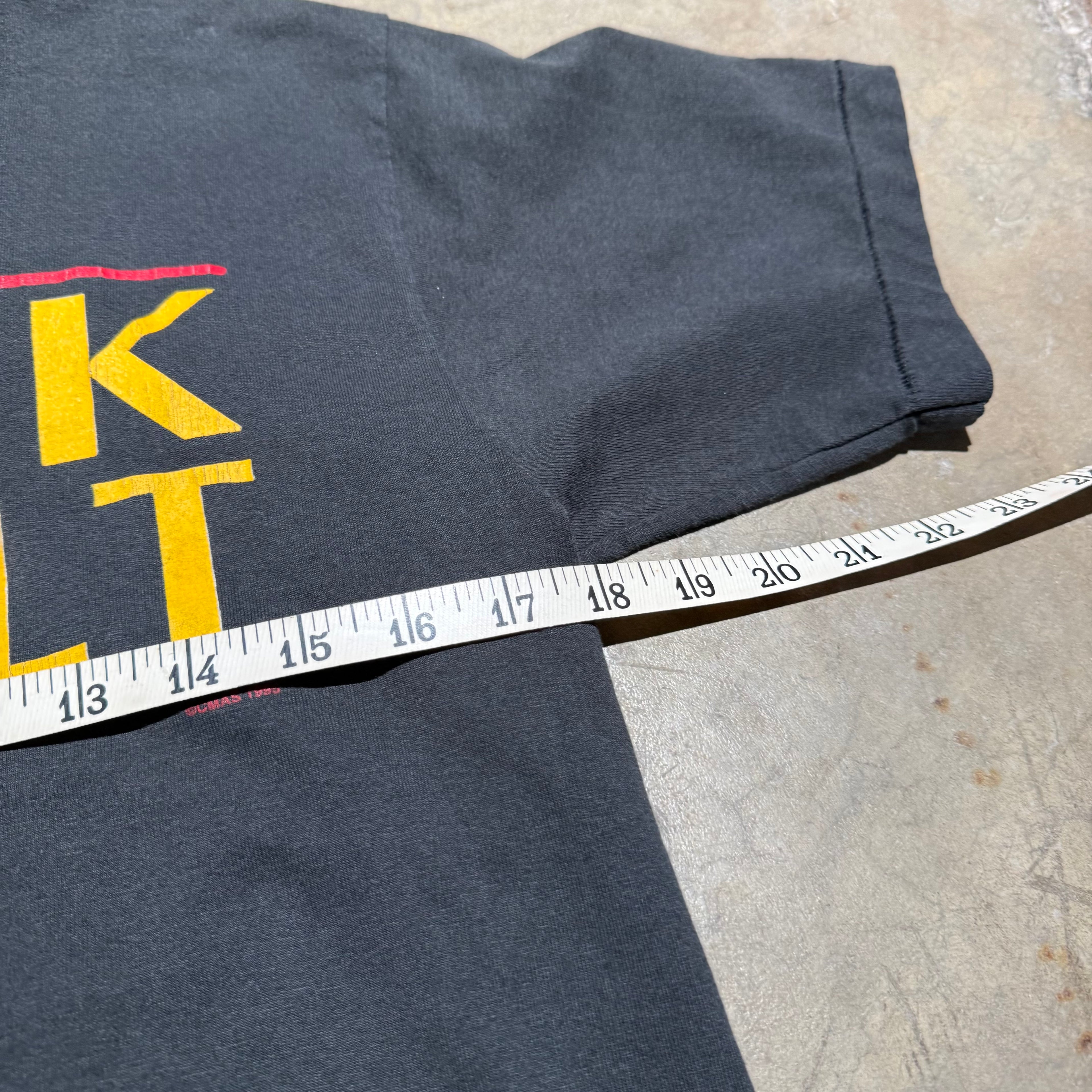 size medium - Vintage ' 1995 Black Belt Karate ' tee