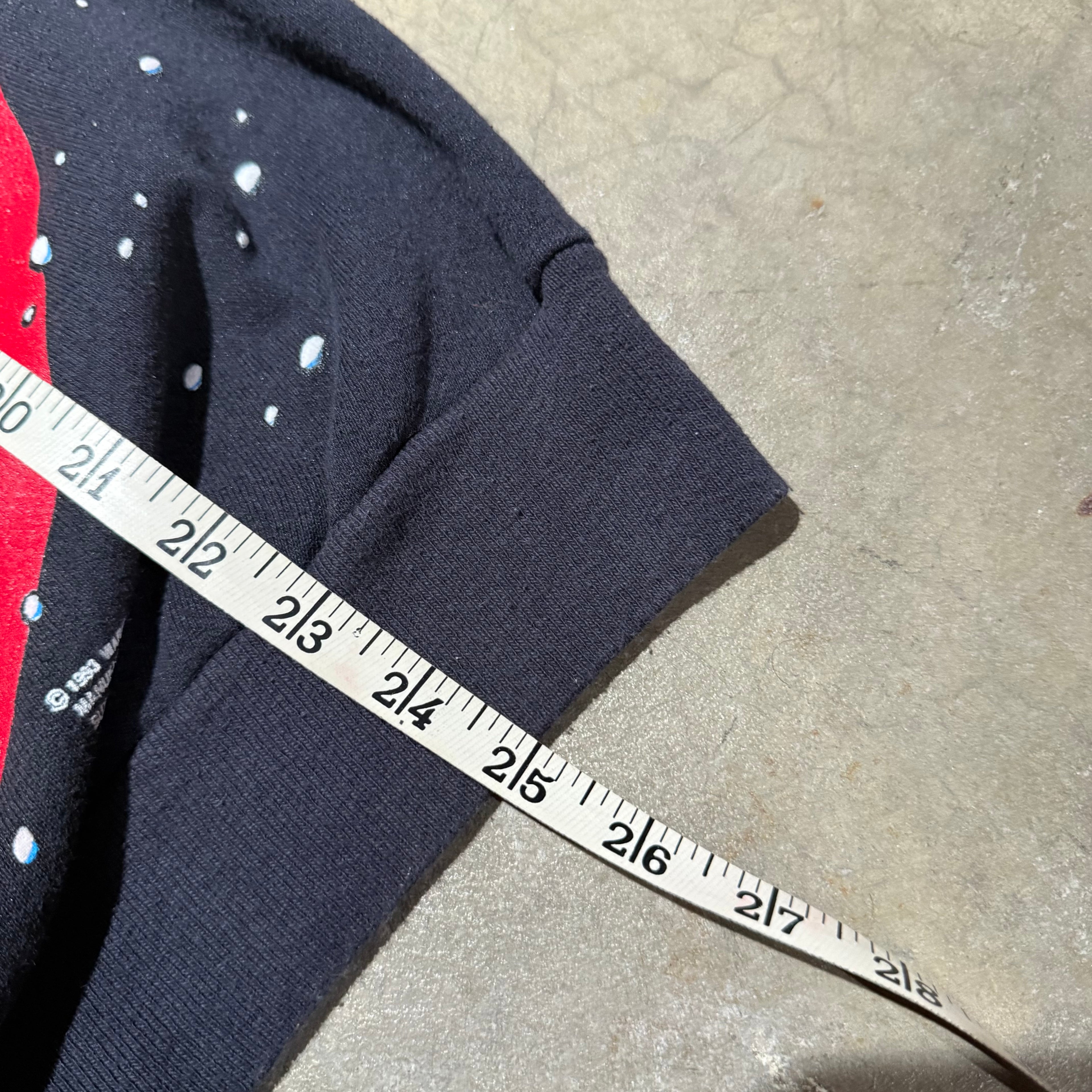 size medium - Vintage ' 1993 Looney tunes Warner Bros '