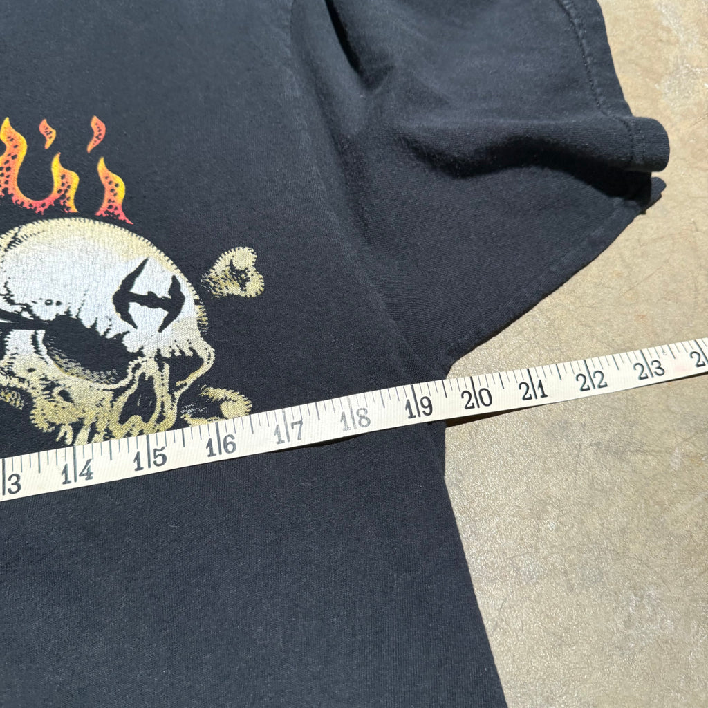 size medium - Vintage ' 2006 Guitar Hero ' Tee