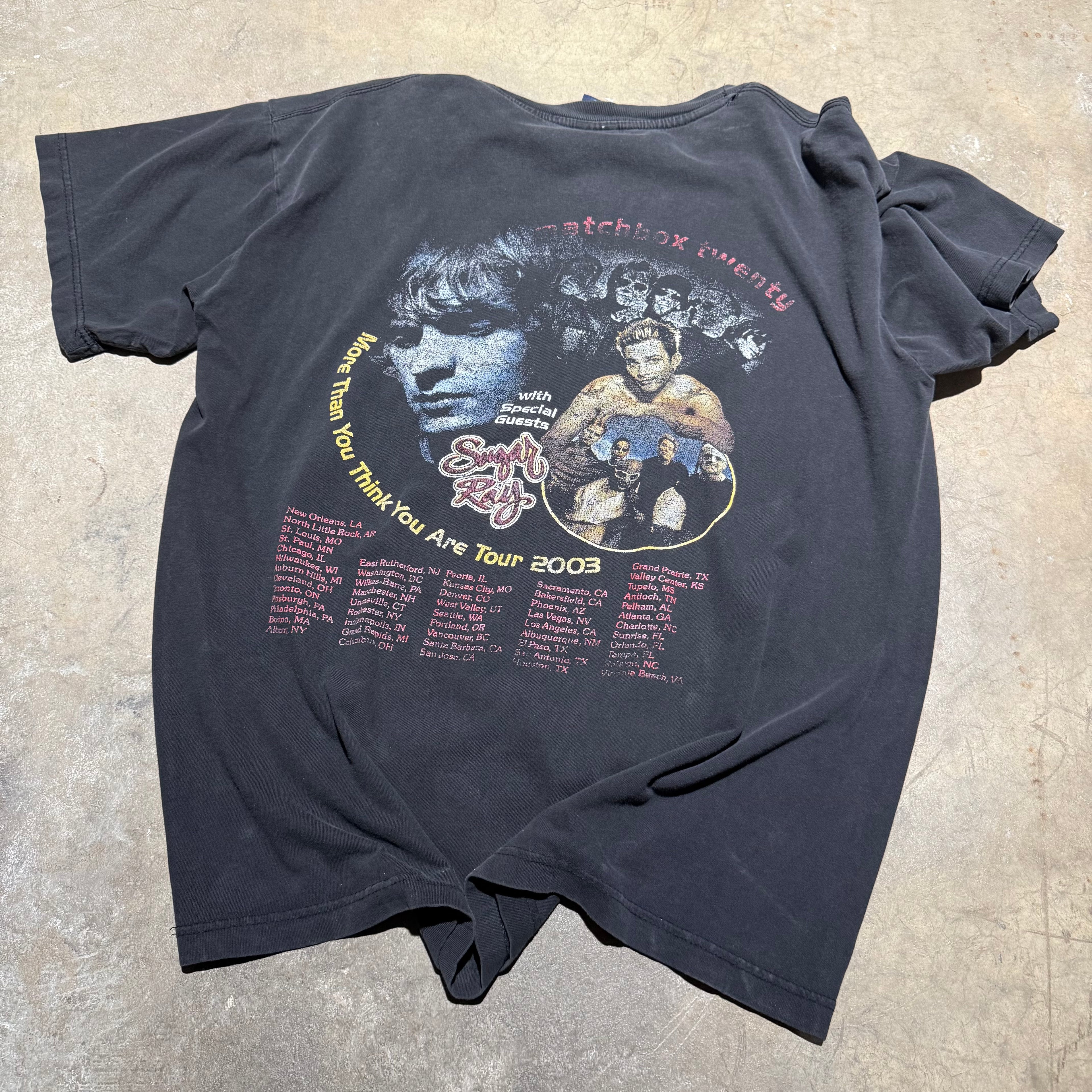 size large - Vintage ' 2003 Matchbox Twenty Sugar Ray Tour ' Band Tee