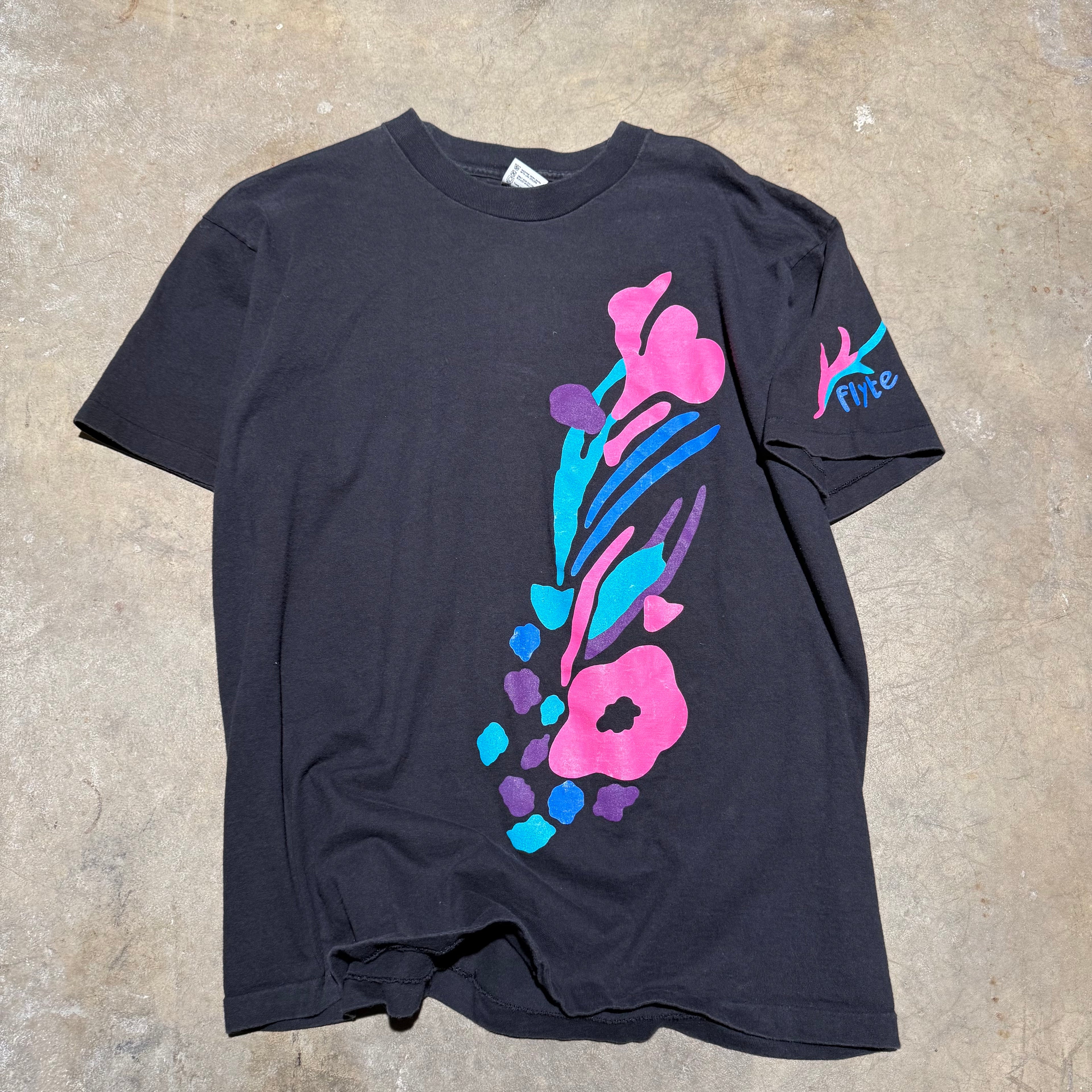 size xl - Vintage ' Flyte Flower Art ' Tee