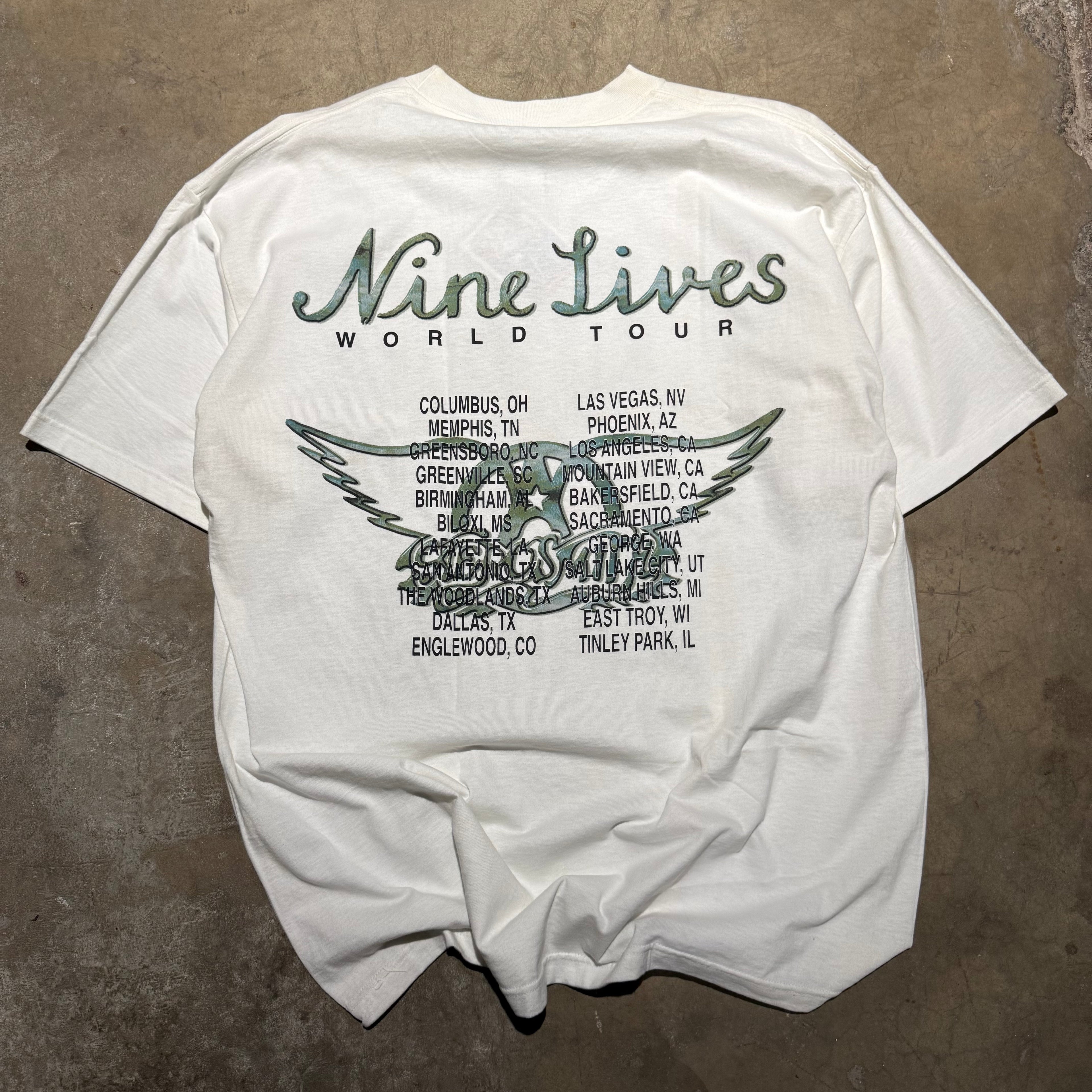 size xl - Vintage ' 1997 AeroSmith Nine Lives World Tour ' Tee