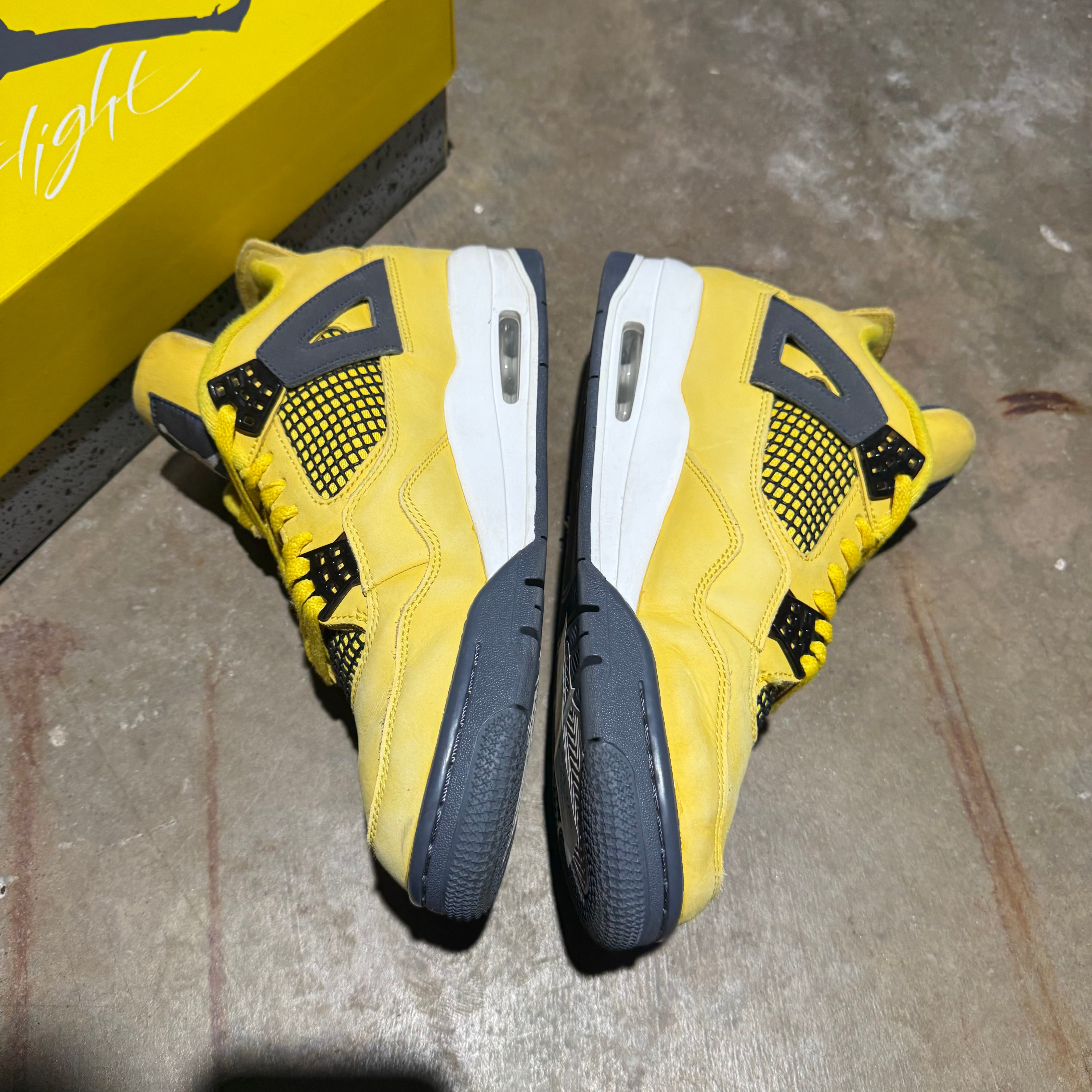 lightning 4s size 9.5