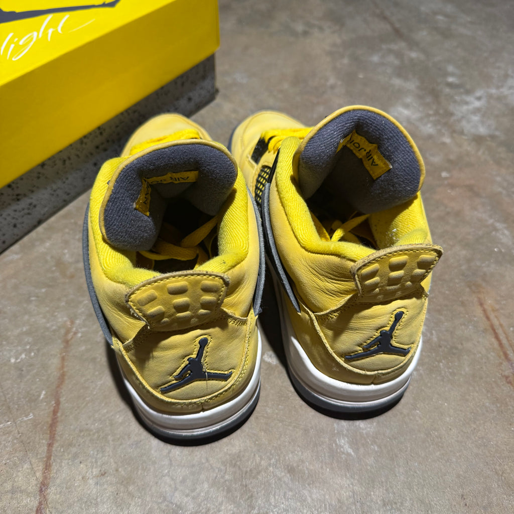 size 10.5 - Jordan 4 Retro ' Lightning '