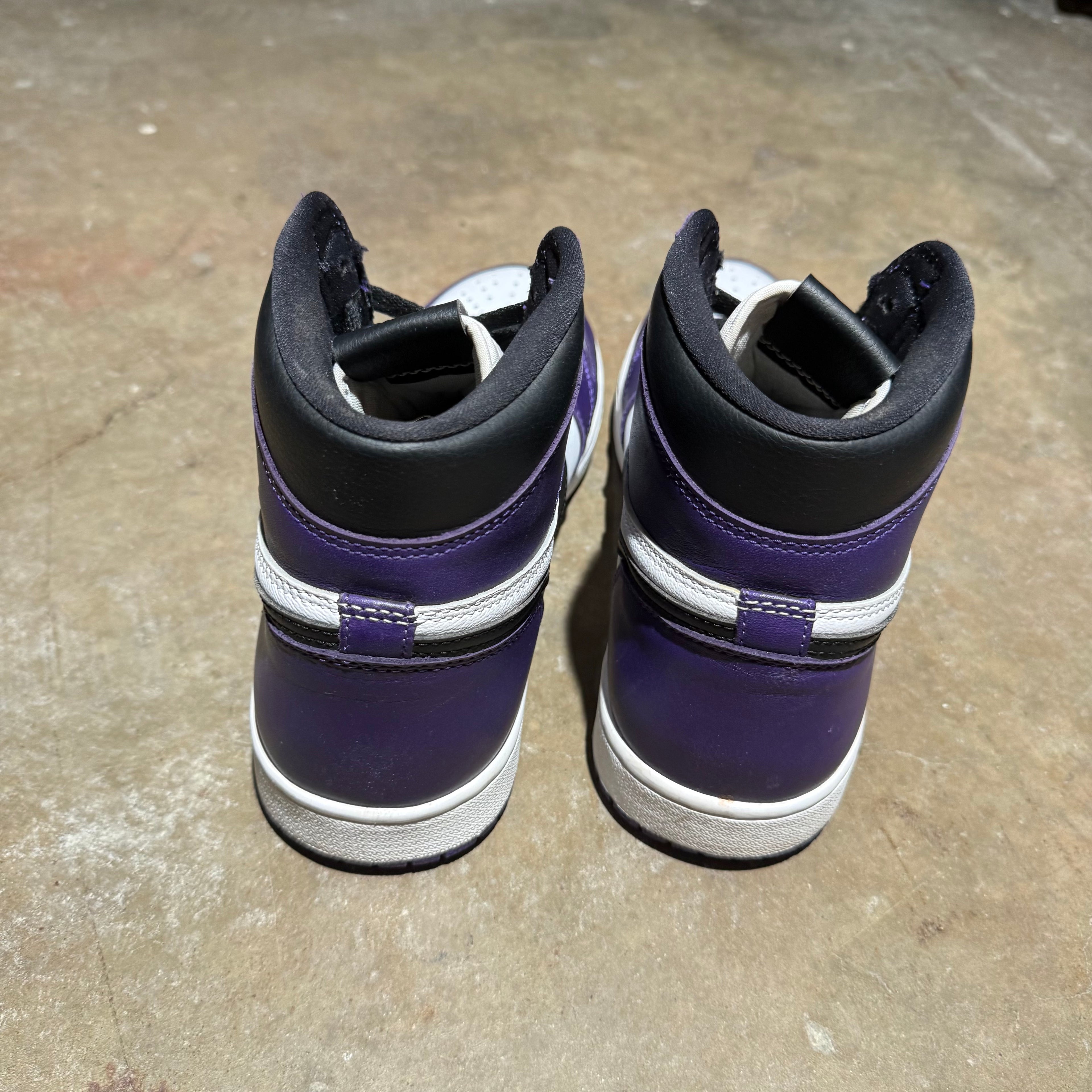 size 10.5 - Jordan 1 High Retro ' Court Purple White '