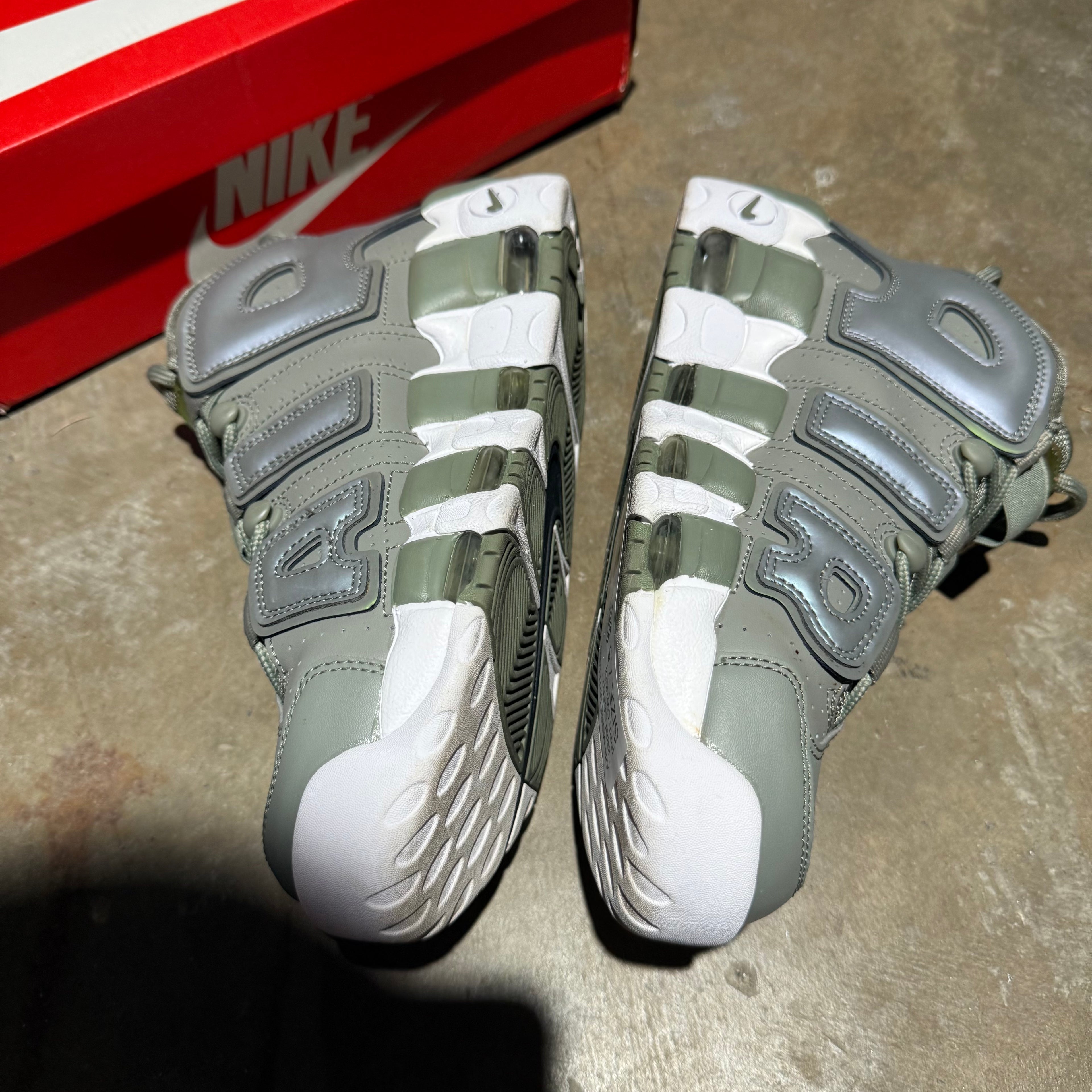 size 7.5 - Air More Uptempo ' Iridescent '