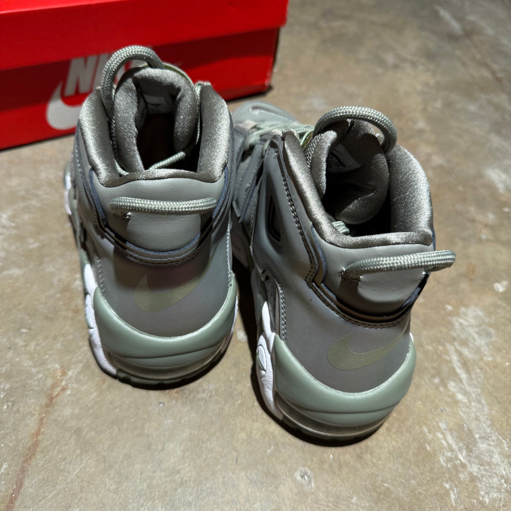 size 7.5 - Air More Uptempo ' Iridescent '