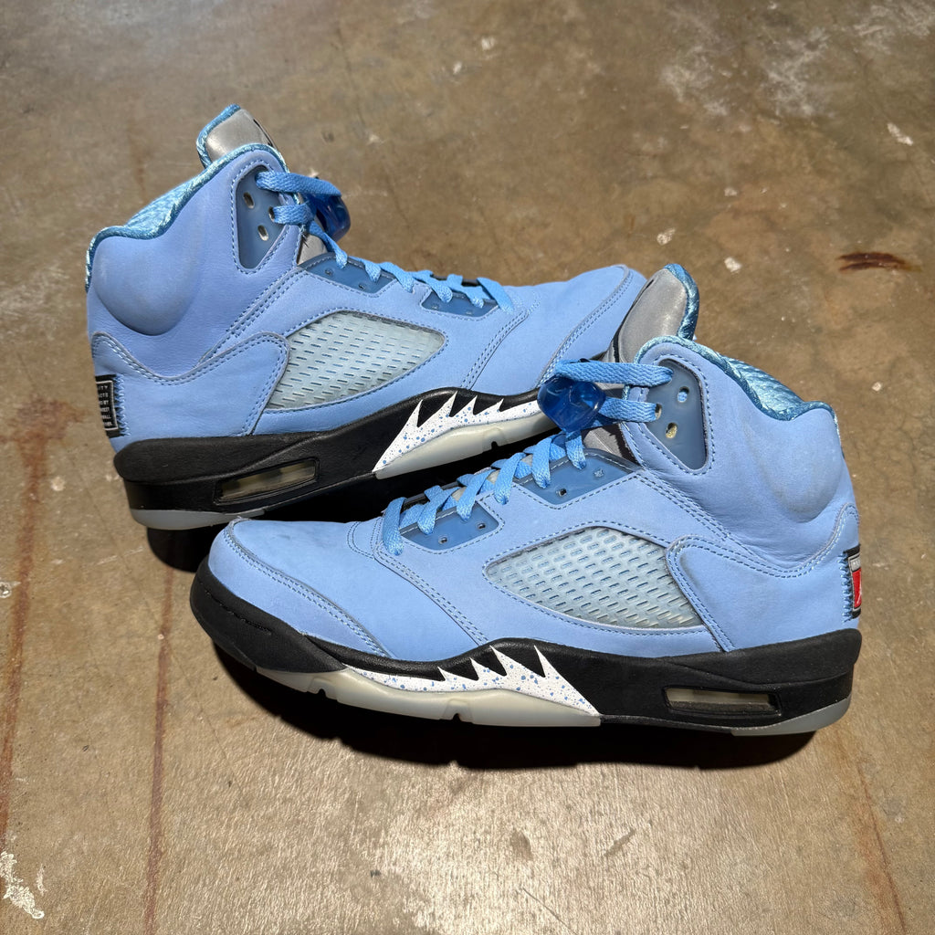 size 8.5 - Jordan 5 Retro ' UNC University Blue '