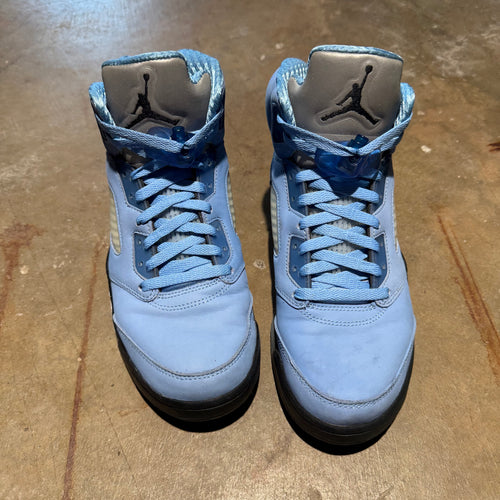 size 8.5 - Jordan 5 Retro ' UNC University Blue '