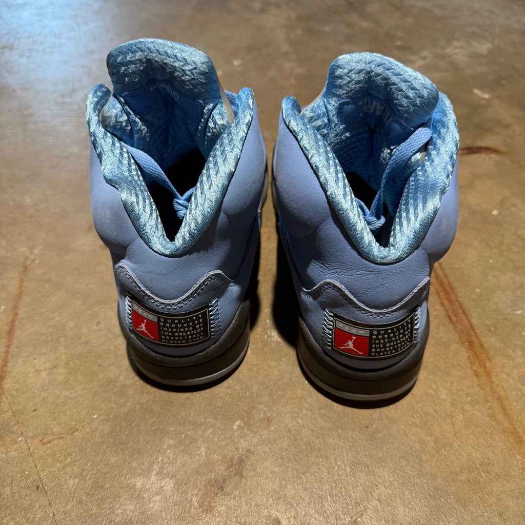 size 8.5 - Jordan 5 Retro ' UNC University Blue '