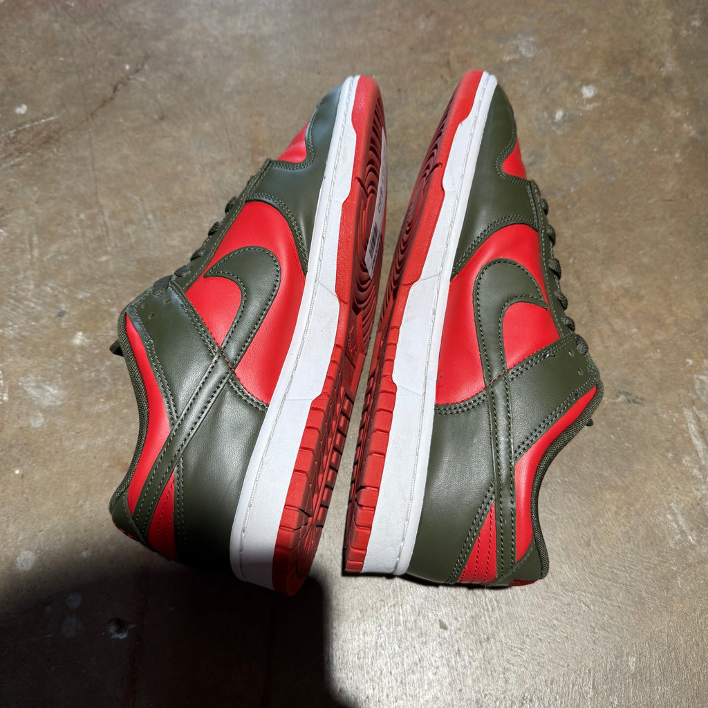 size 10.5 - Dunk Low ' Cargo Khaki '