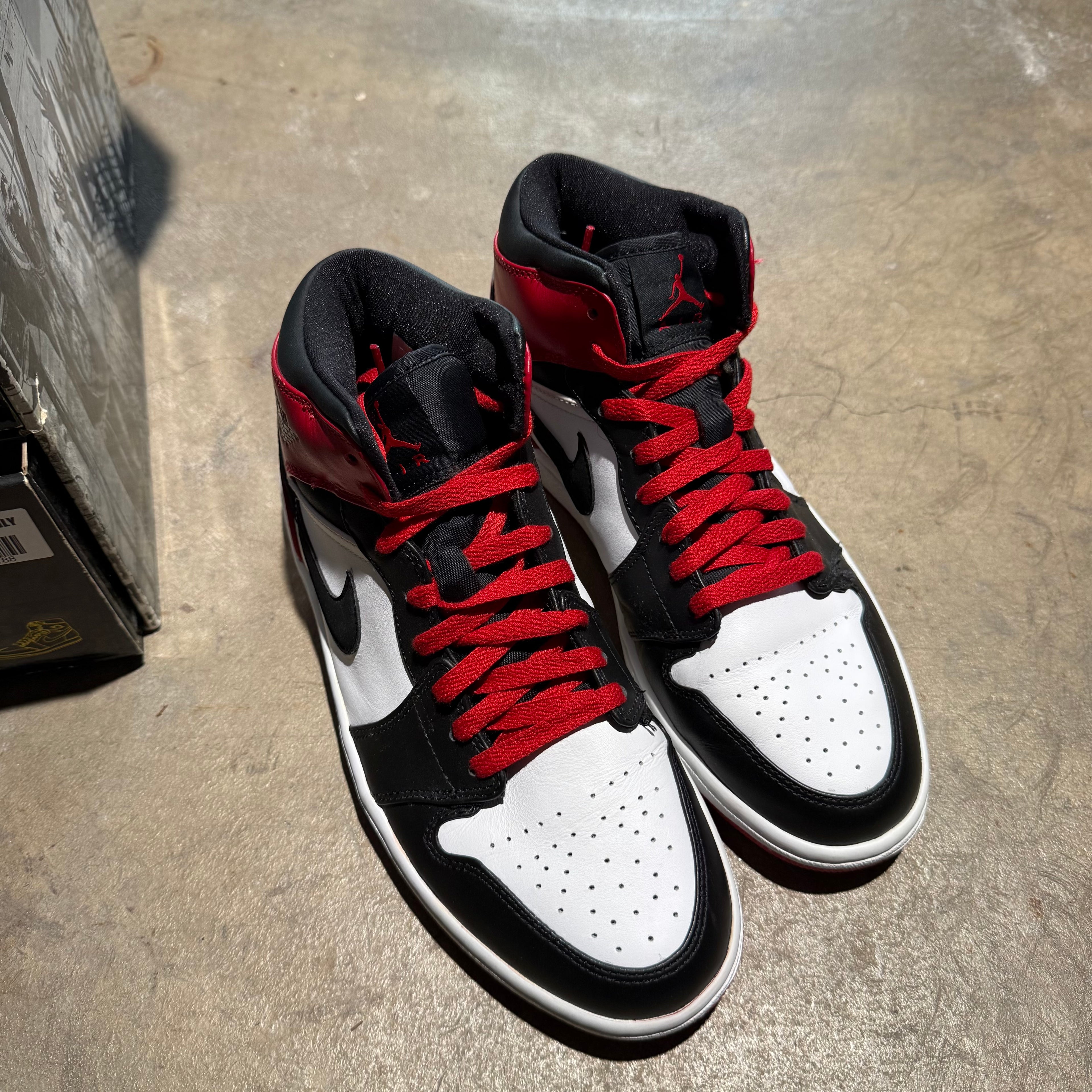 size 9 - Jordan 1 Retro ' BMP Old Love '