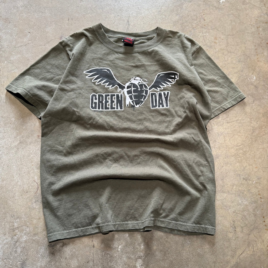 size medium - Vintage ' 2004 Green day ' tee