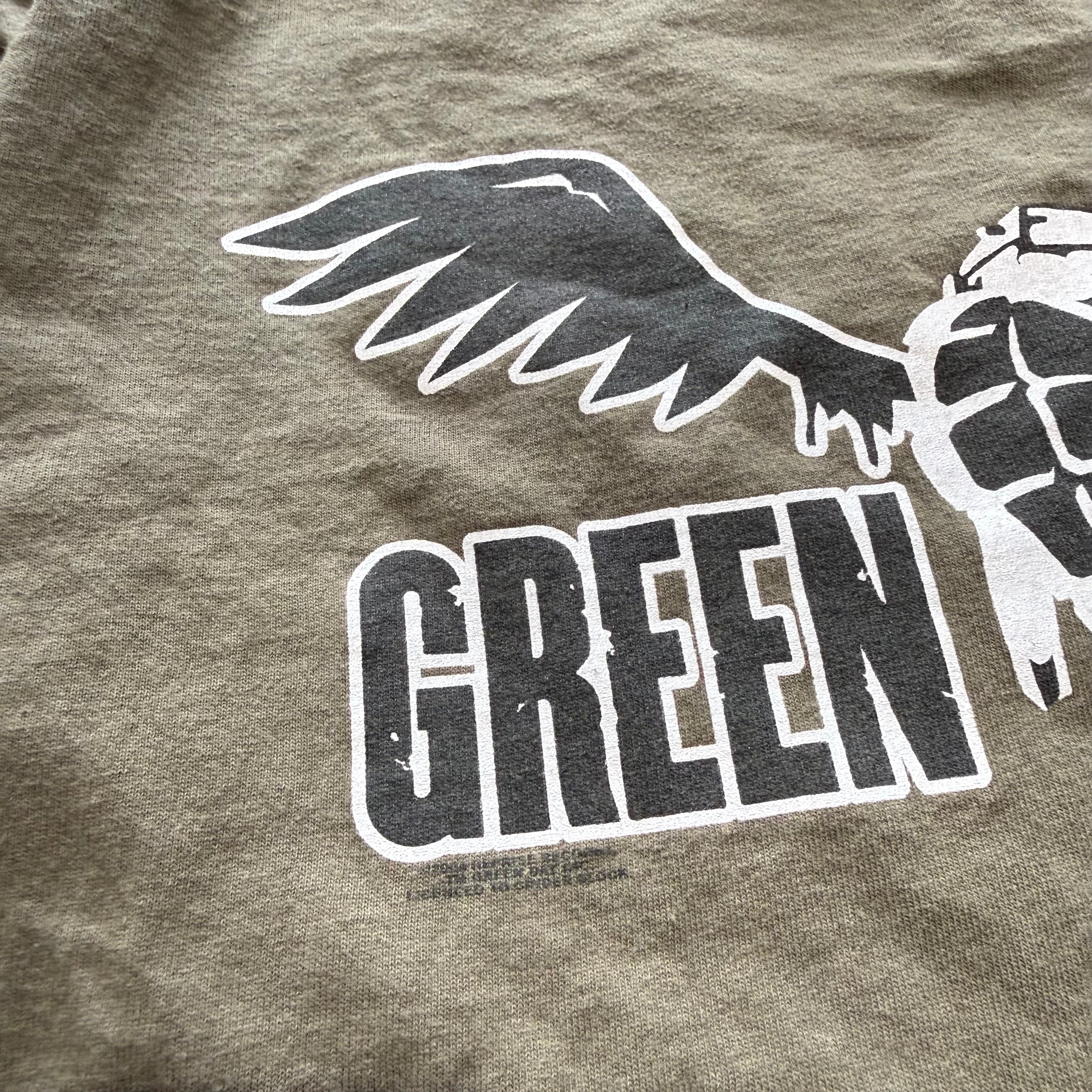 size medium - Vintage ' 2004 Green day ' tee