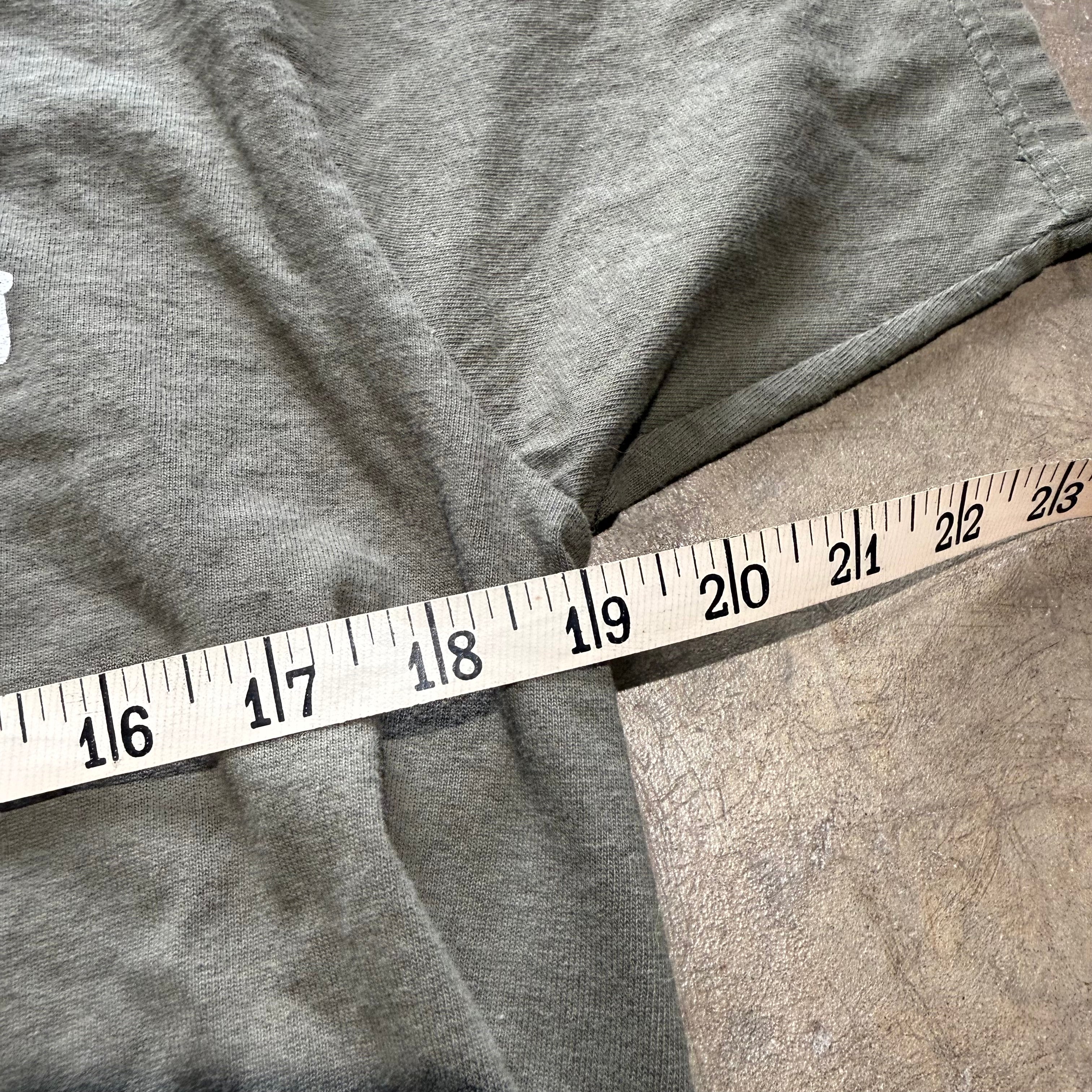 size medium - Vintage ' 2004 Green day ' tee