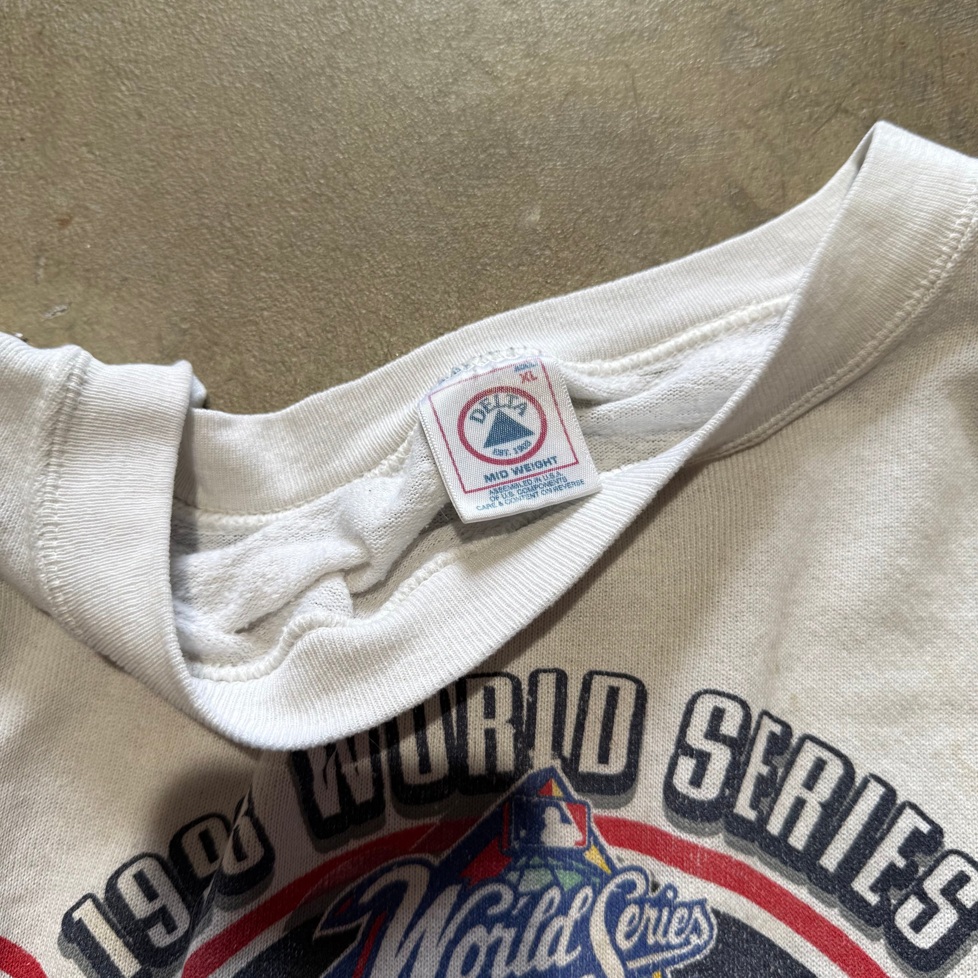 size xl - Vintage ' 1998 Yankees World Series Champs ' crewneck