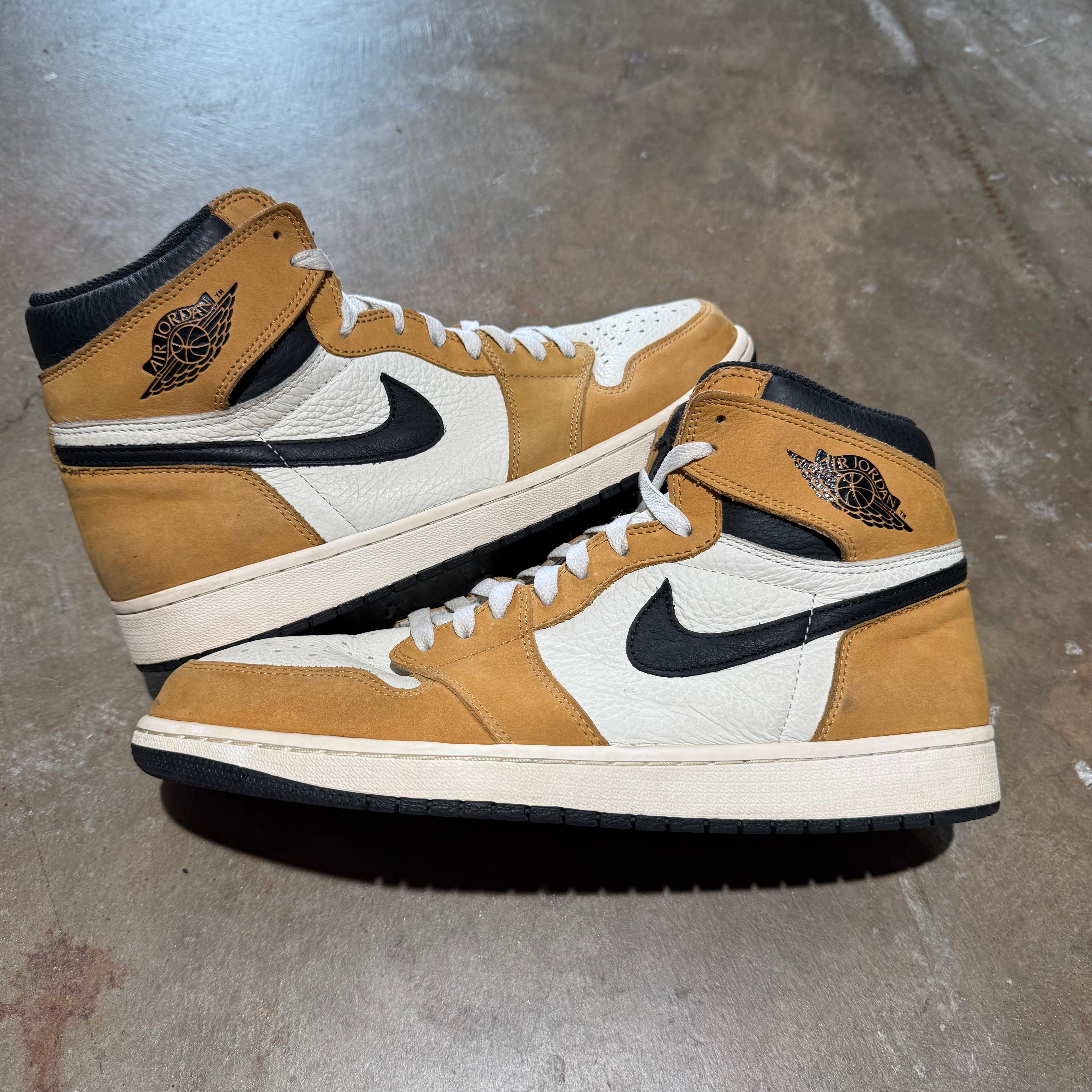 size 12 - Jordan 1 High Retro ' Rookie of the Year '