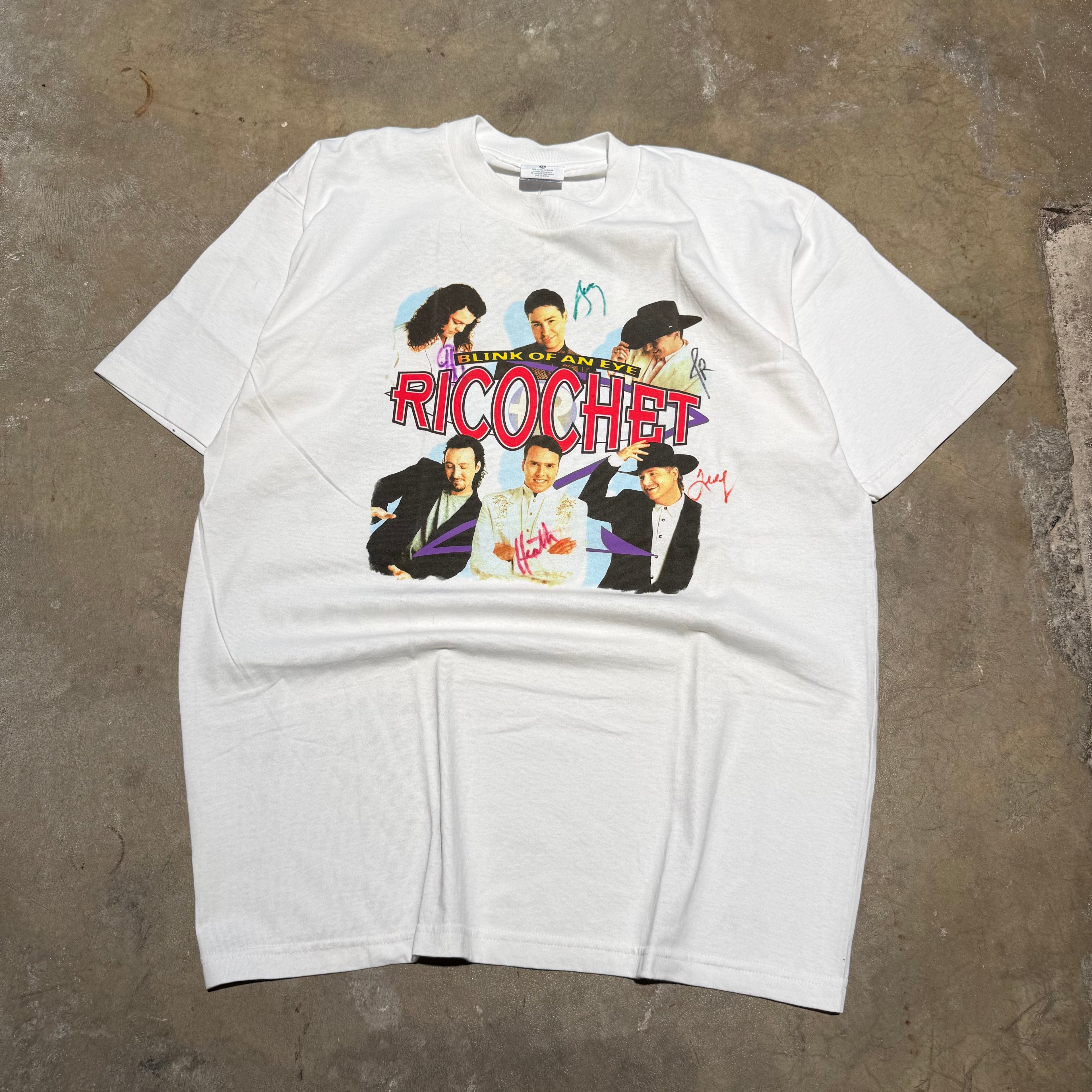 size xl - Vintae ' Ricochet Blink Of An Eye ' tee