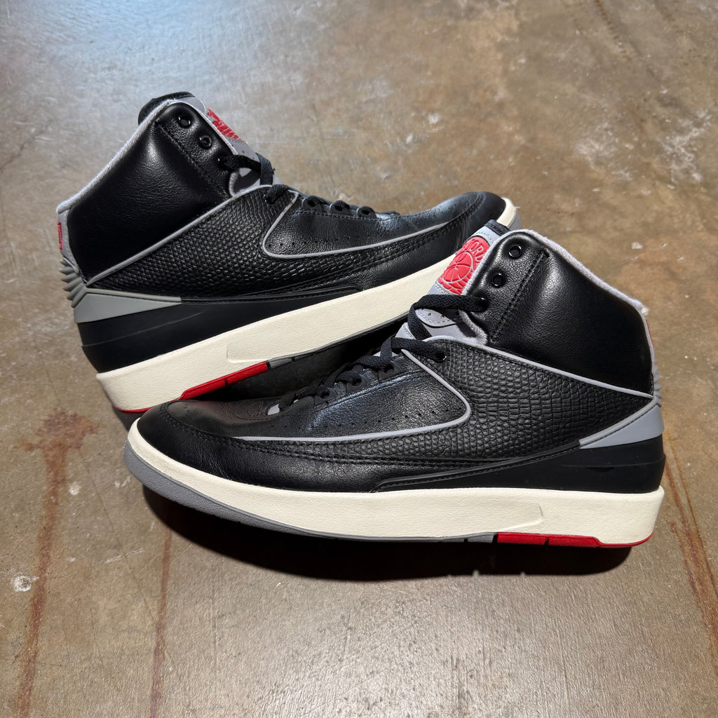 size 9.5 - Jordan 2 Retro ' Black Cement '