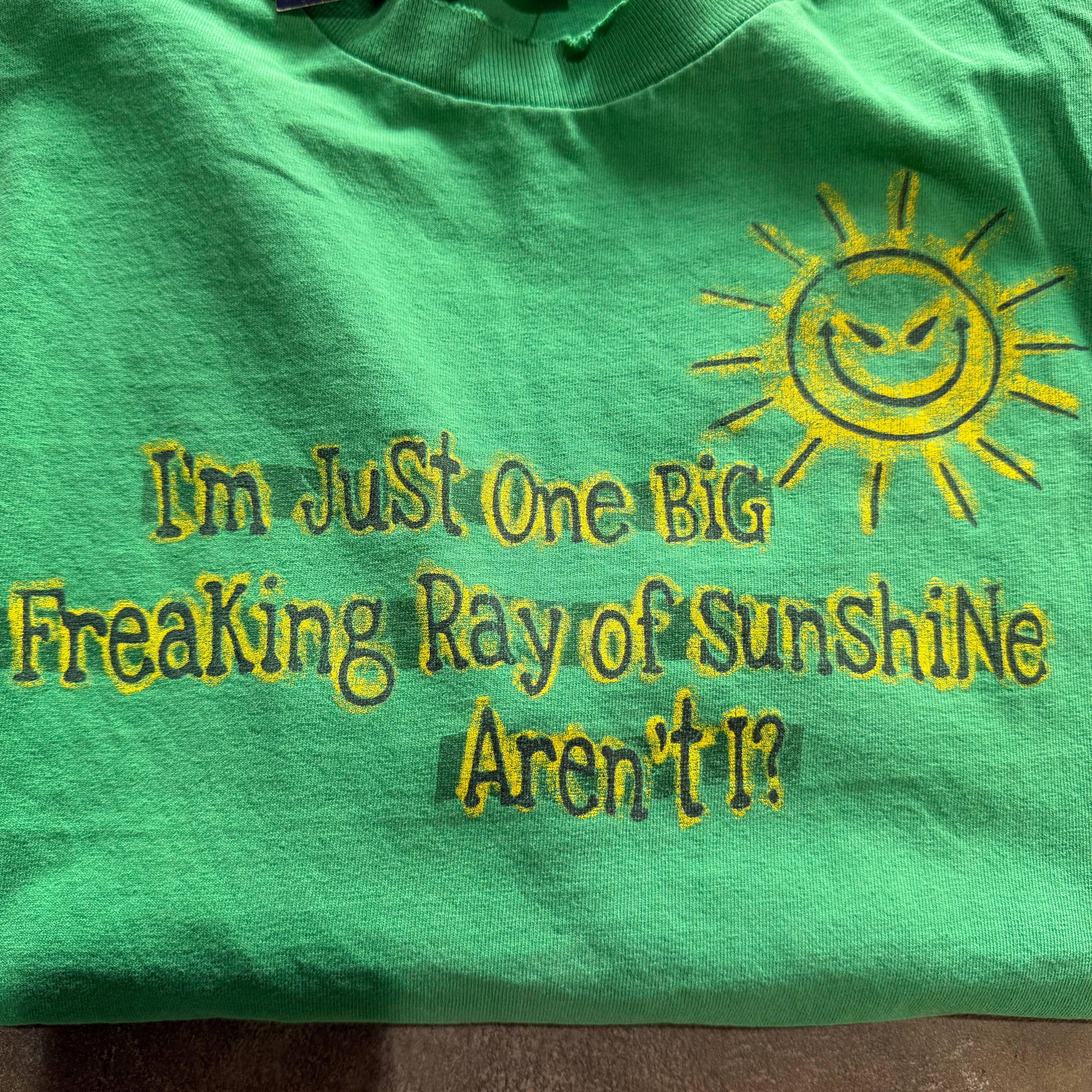 size xxl - Vintage ' Ray of sunshine ' tee