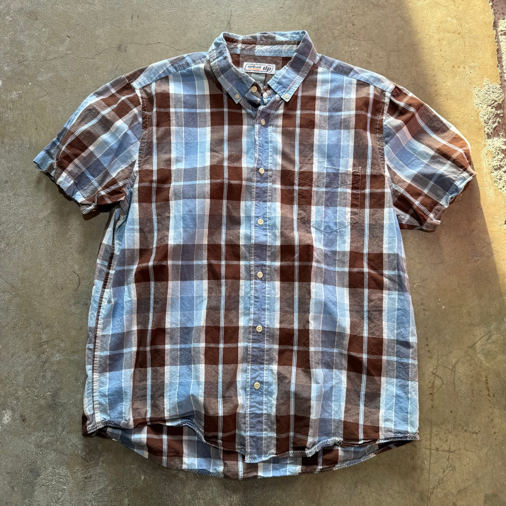 size xl - Vintage ' urban up pipeline button up ' tee