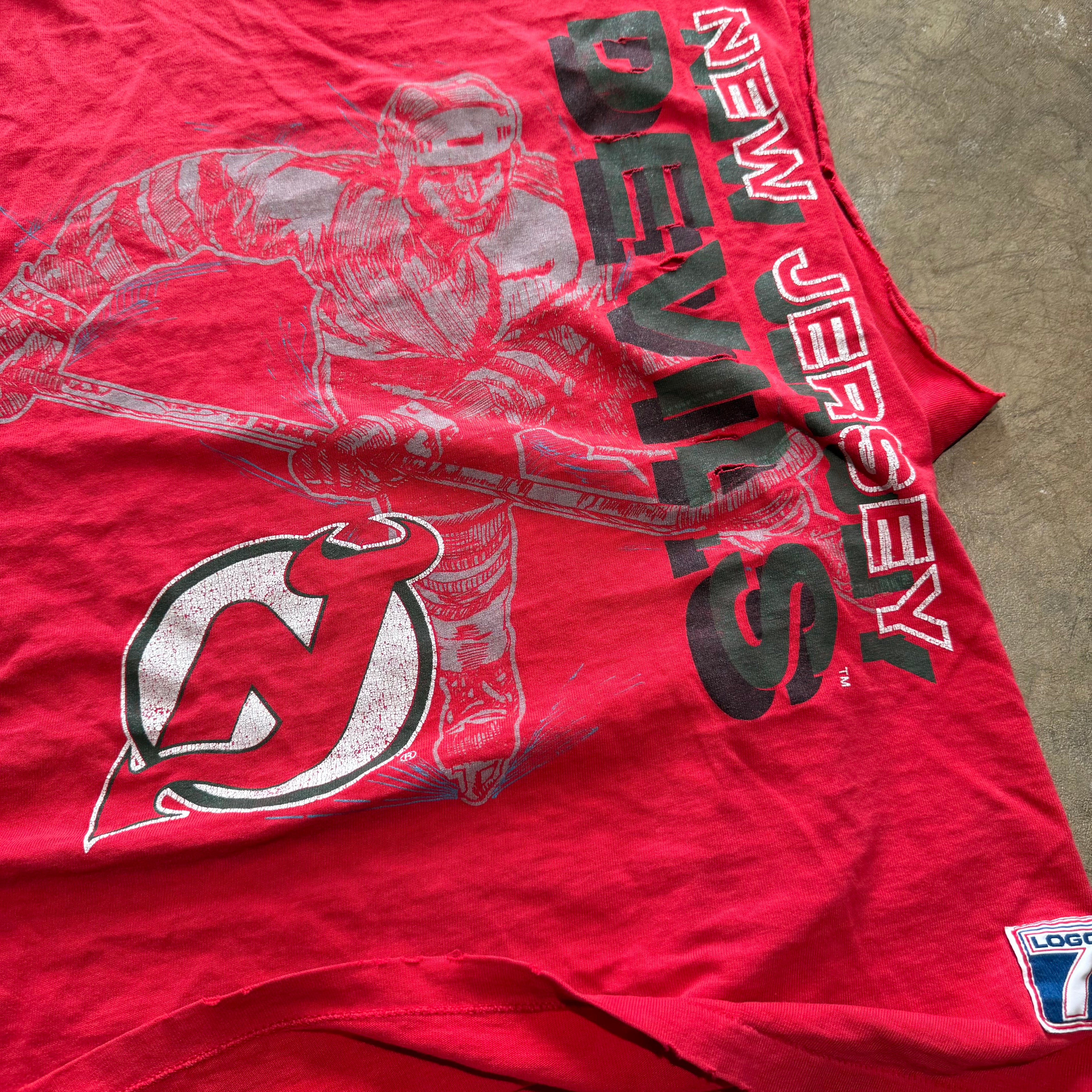 size xl - Vintage ' New Jersey Devils logo 7 ' sleveless tee