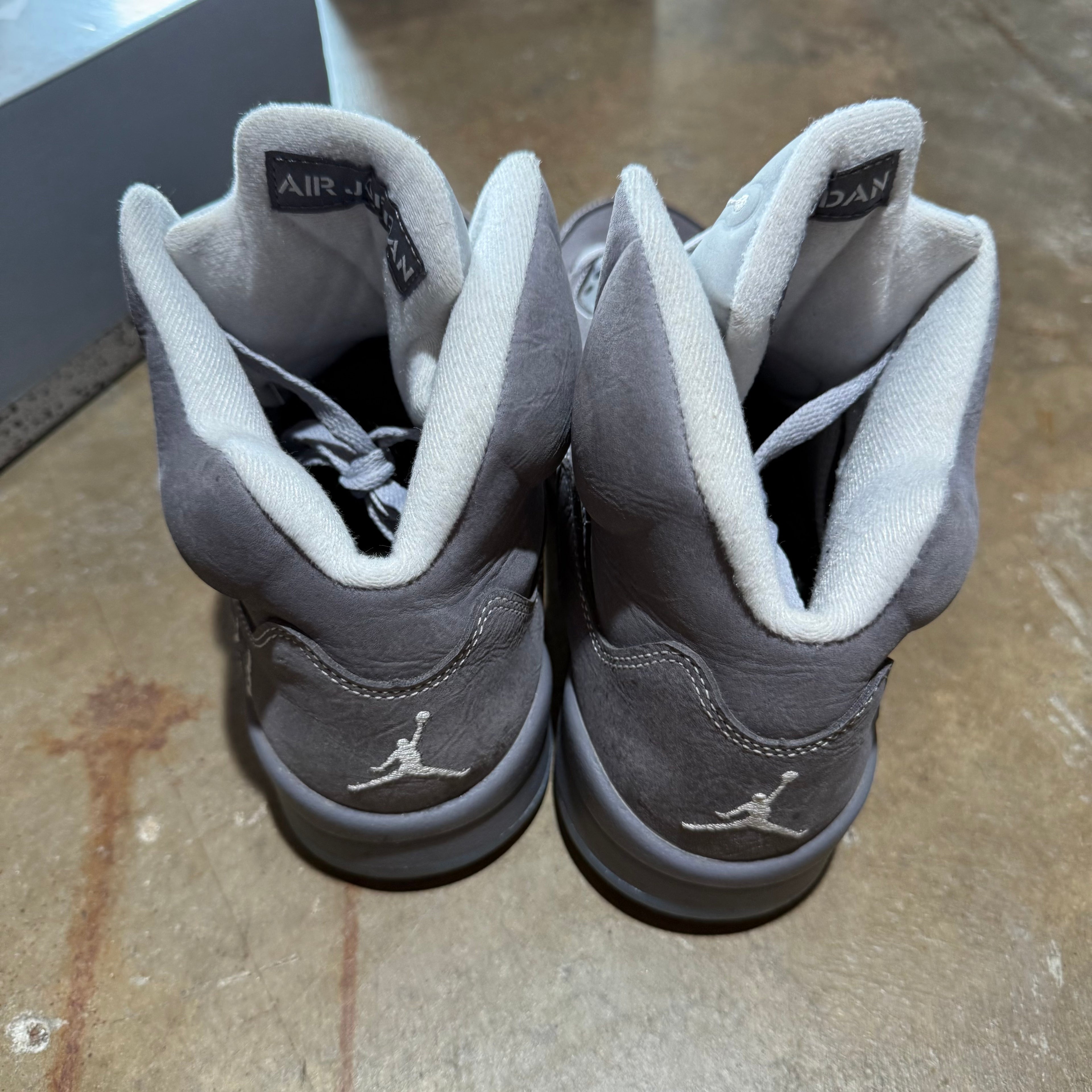 size 10 - Jordan 5 Retro ' Wolf Grey '